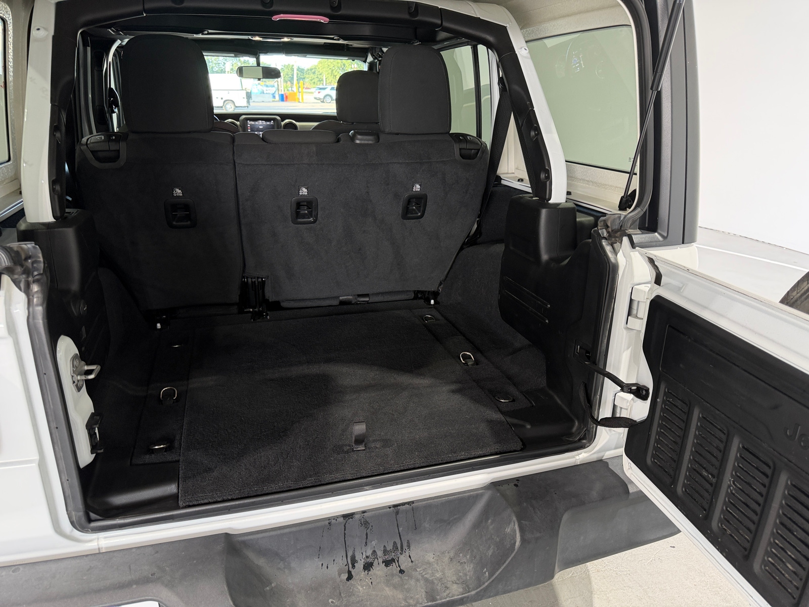 Thumbnail: 2021 Jeep Wrangler - 7