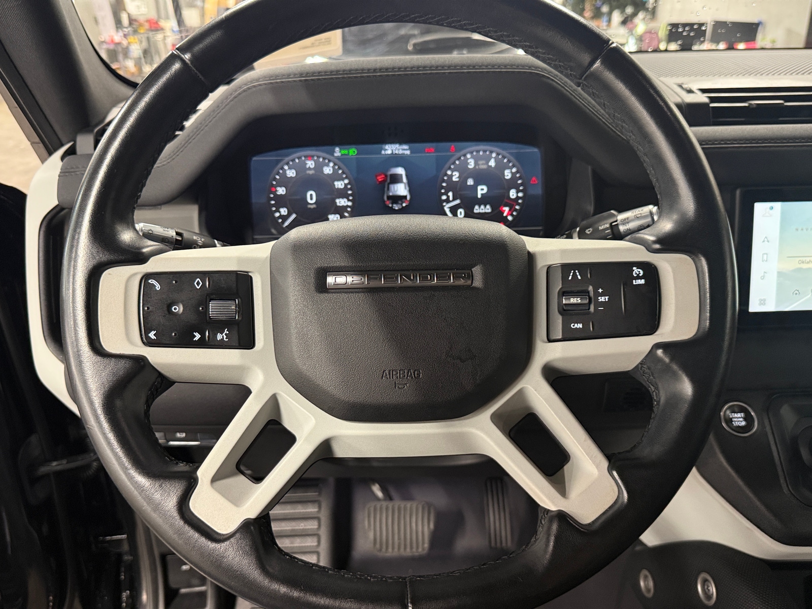 Thumbnail: 2021 Land Rover Defender - 4
