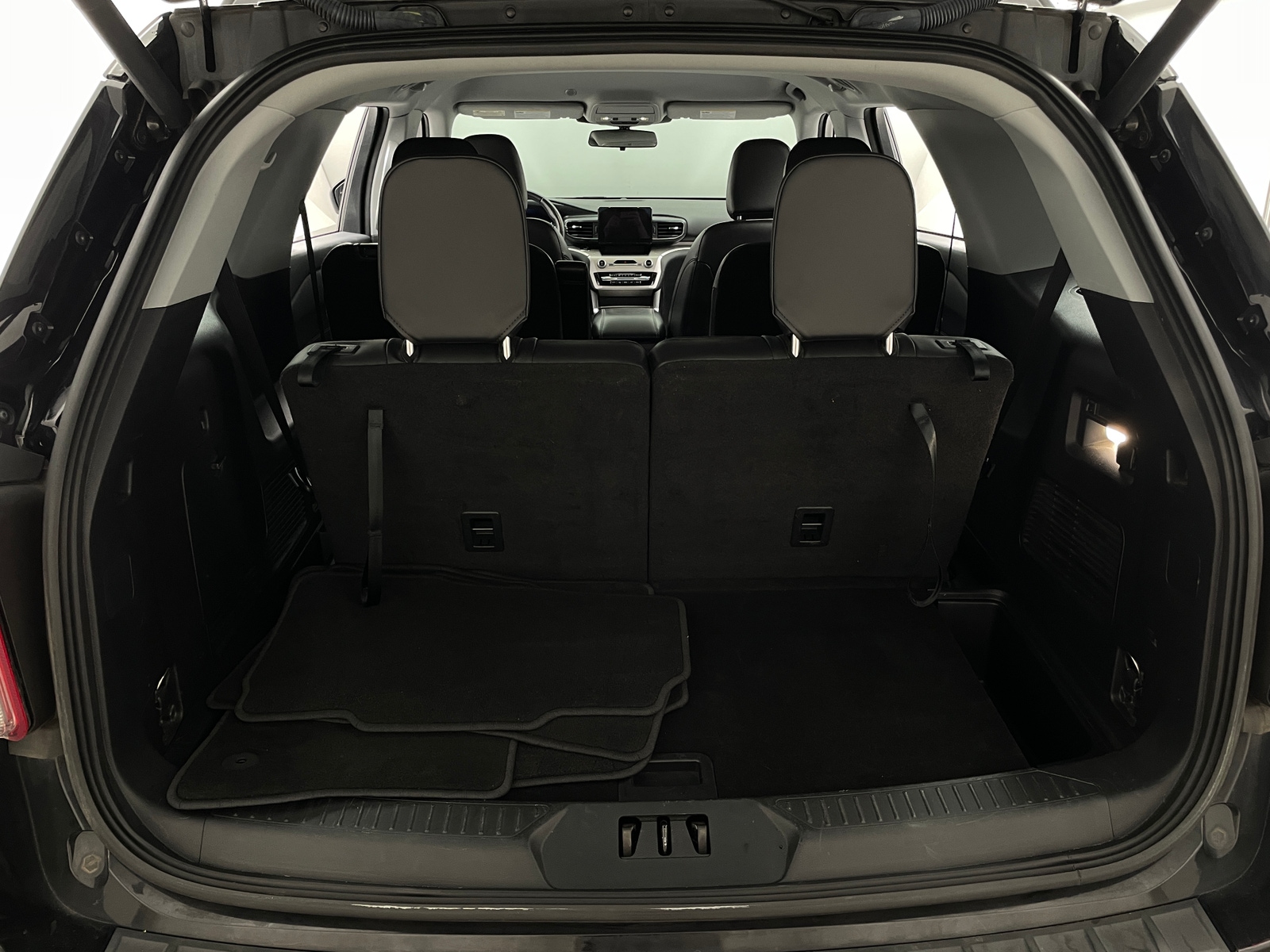 Thumbnail: 2021 Ford Explorer - 6