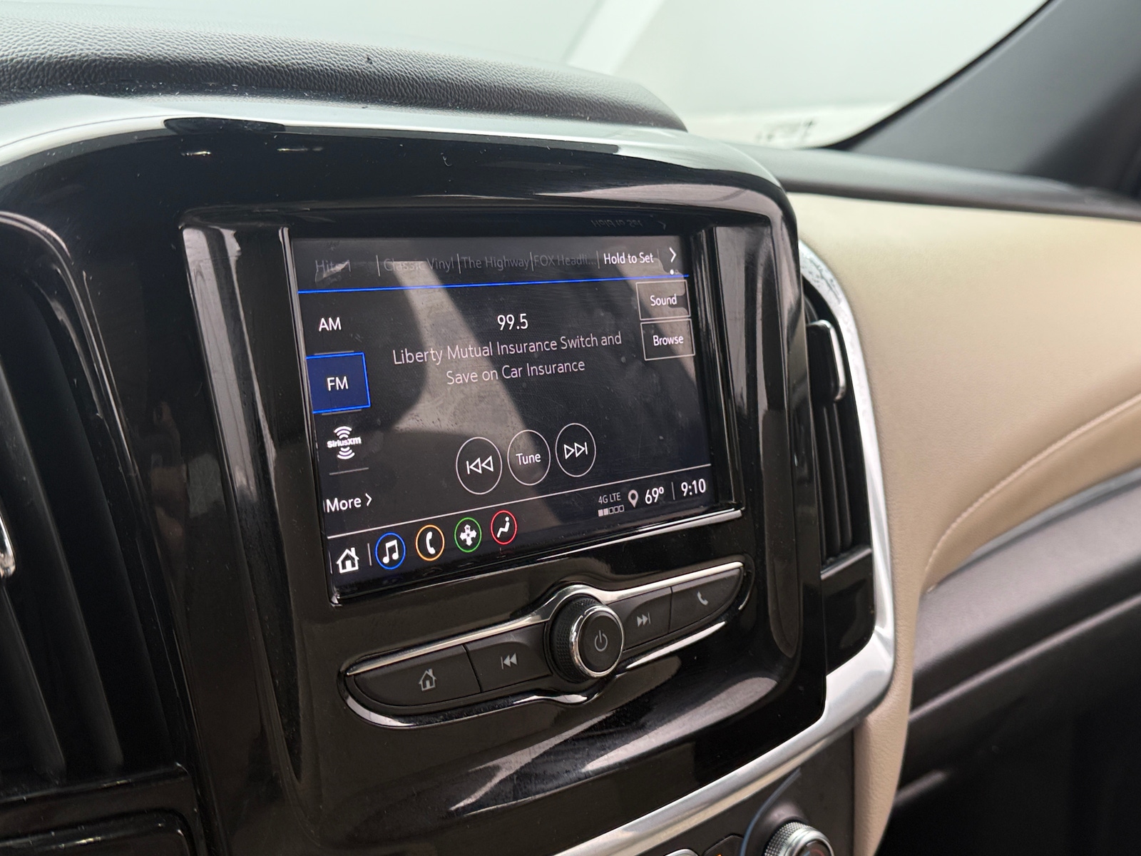Thumbnail: 2023 Chevrolet Traverse - 4