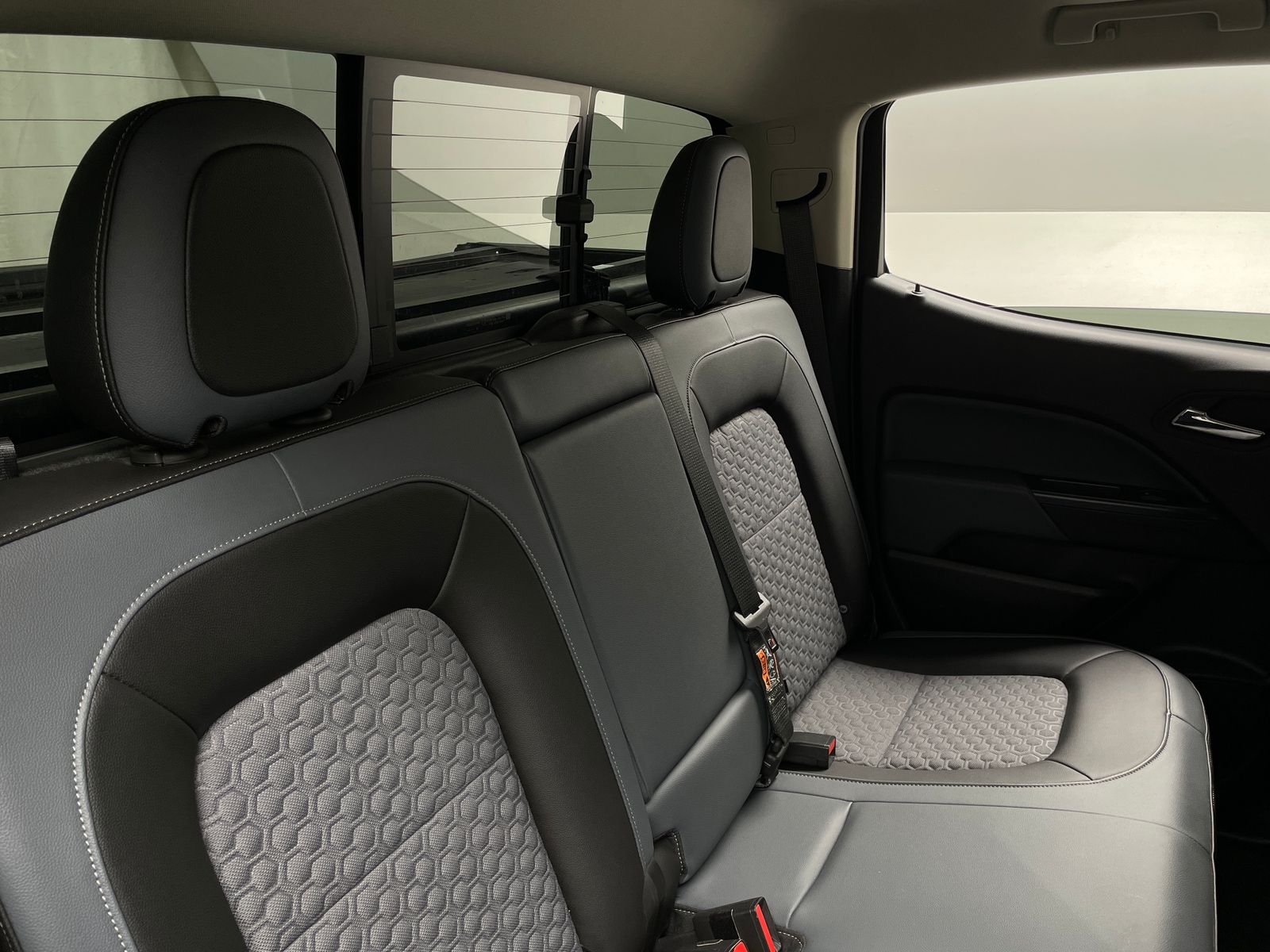 Thumbnail: 2021 Chevrolet Colorado - 6