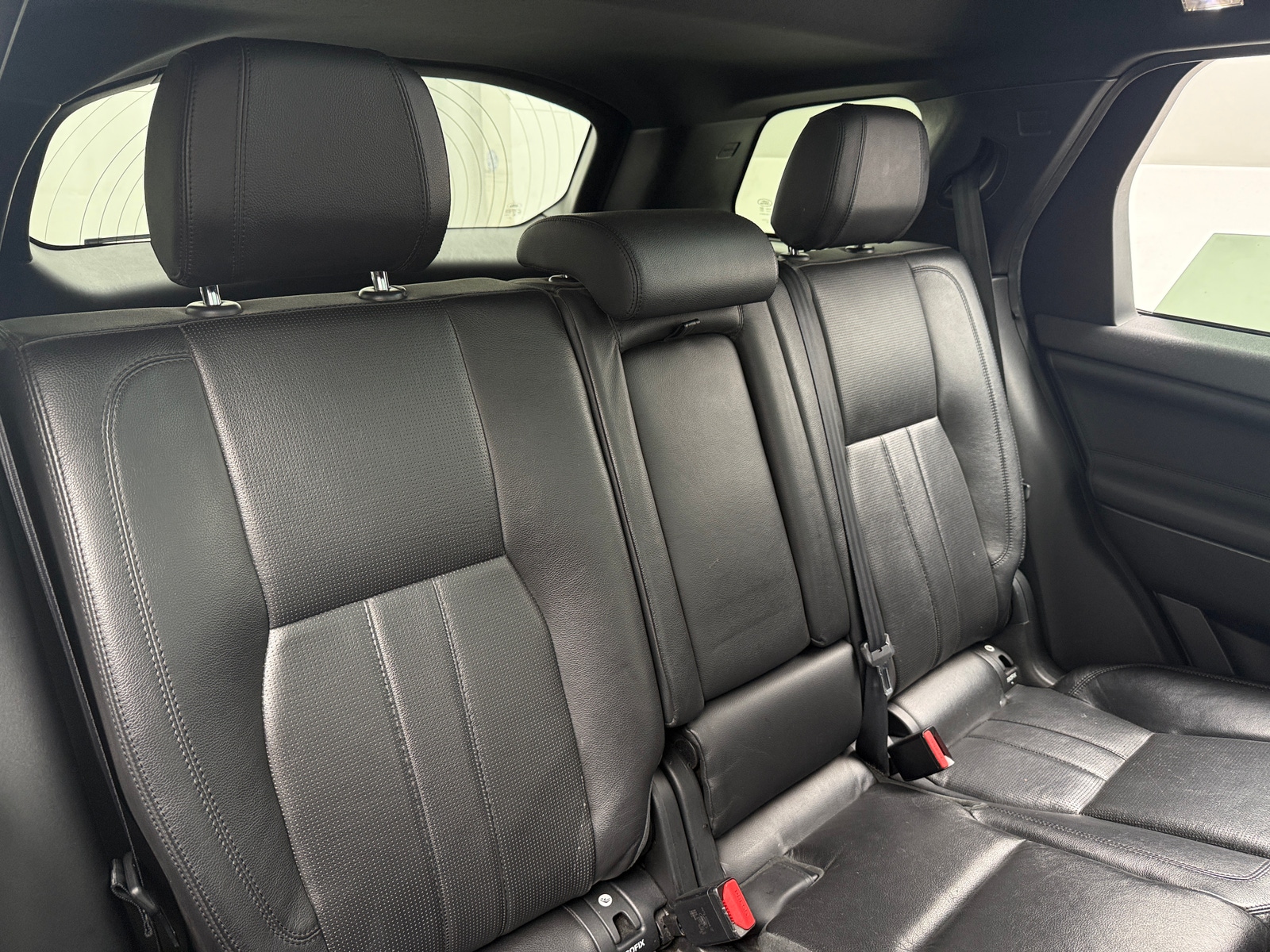 Thumbnail: 2017 Land Rover Discovery Sport - 5