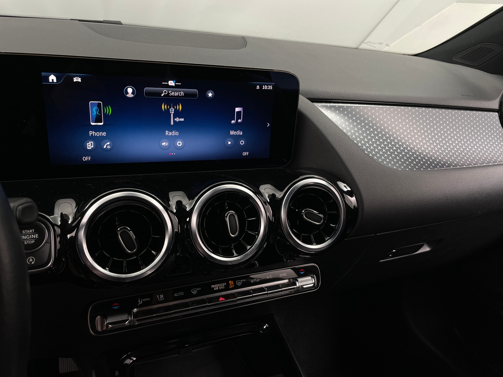 Thumbnail: 2025 Mercedes-Benz GLA - 3