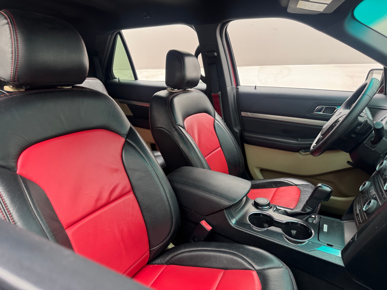 Thumbnail: 2016 Ford Explorer - 2