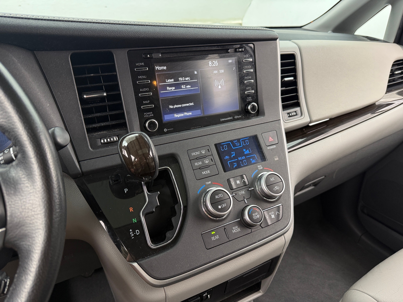 Thumbnail: 2020 Toyota Sienna - 3