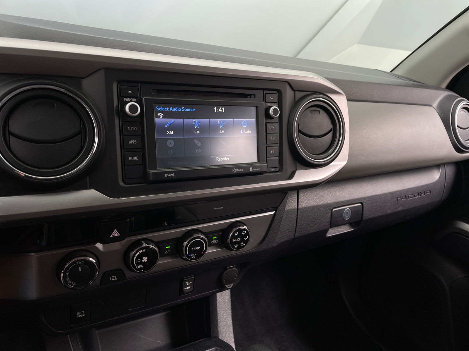 Thumbnail: 2016 Toyota Tacoma - 4