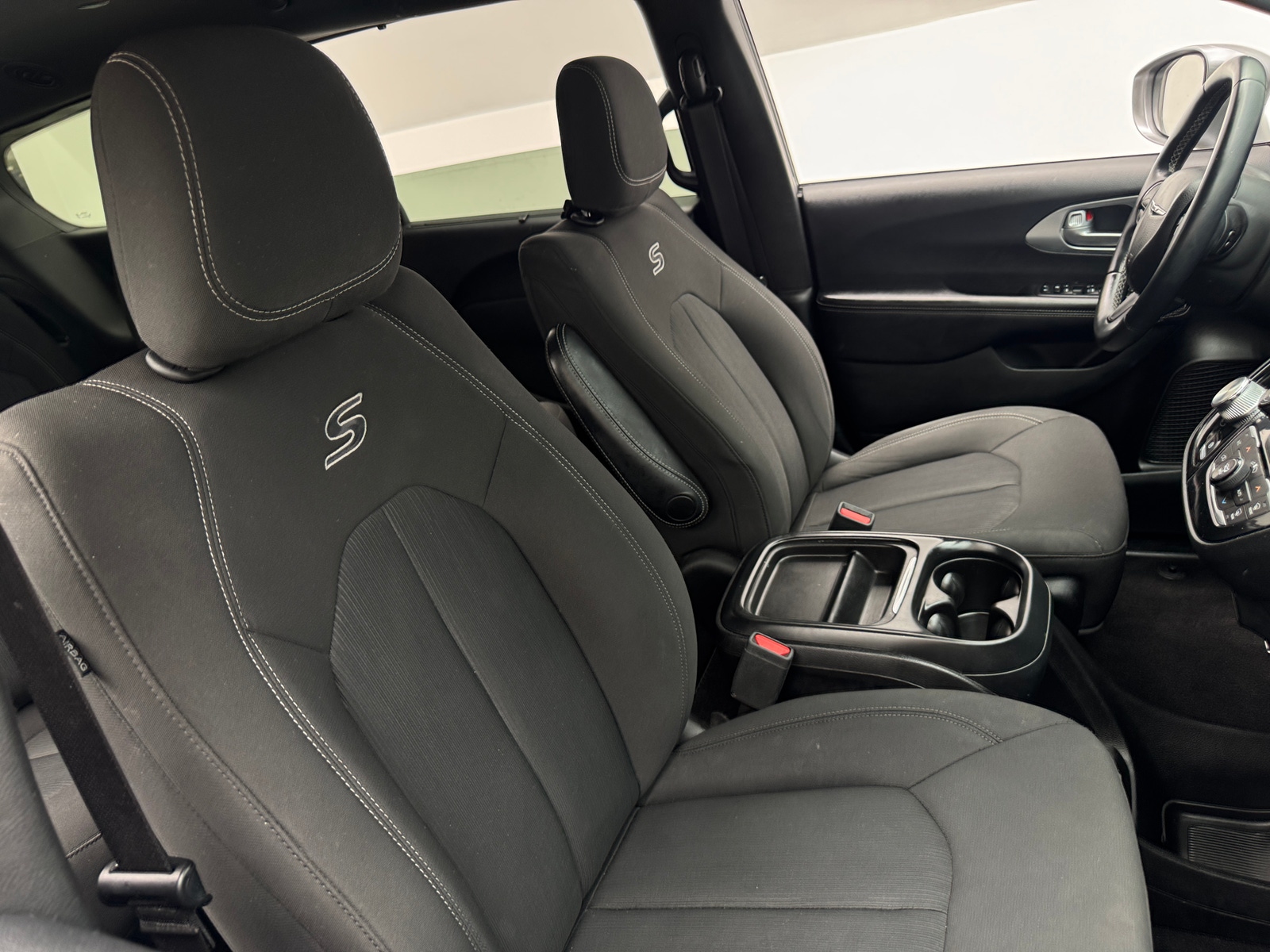 Thumbnail: 2018 Chrysler Pacifica - 2