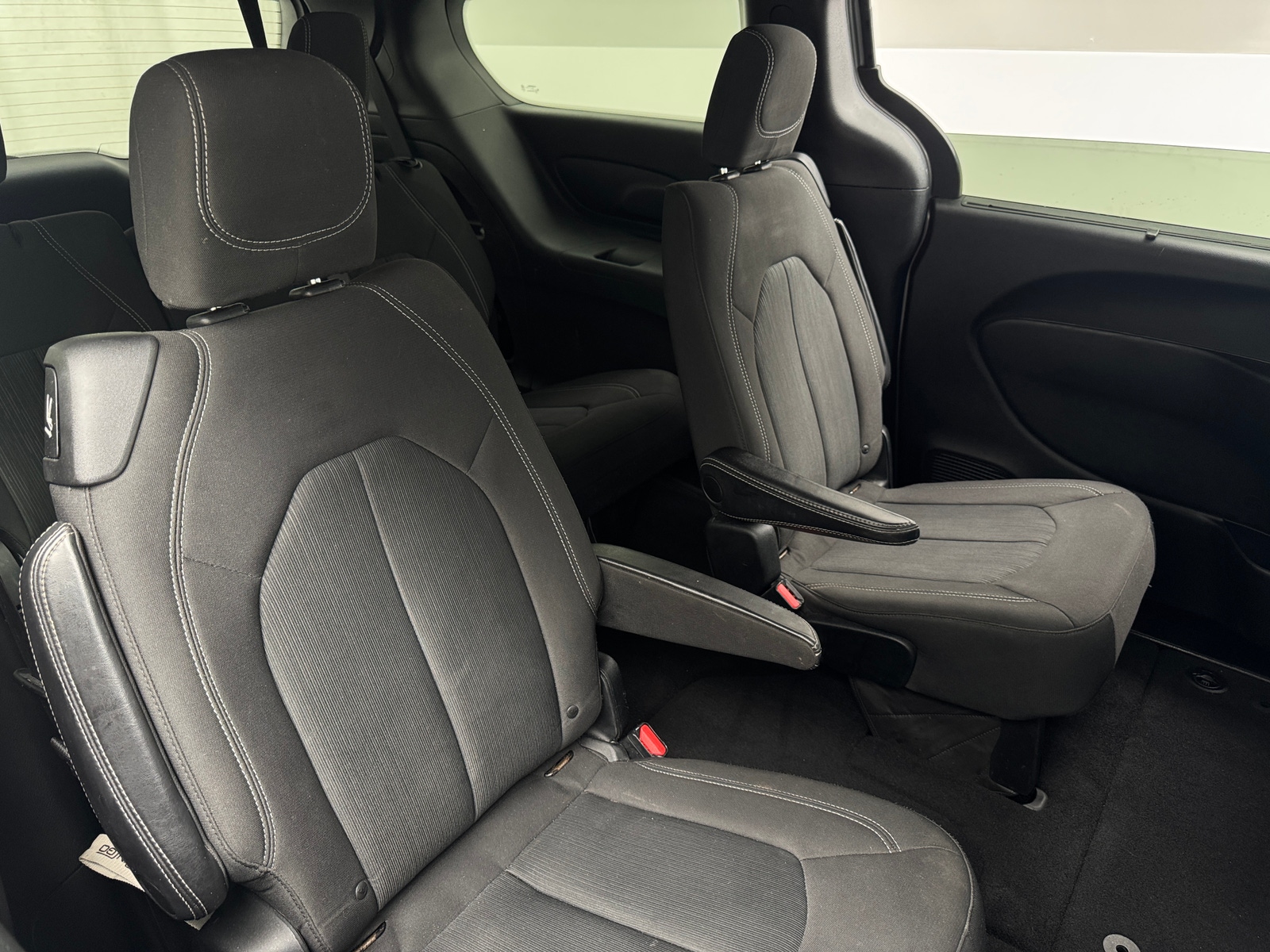 Thumbnail: 2018 Chrysler Pacifica - 6