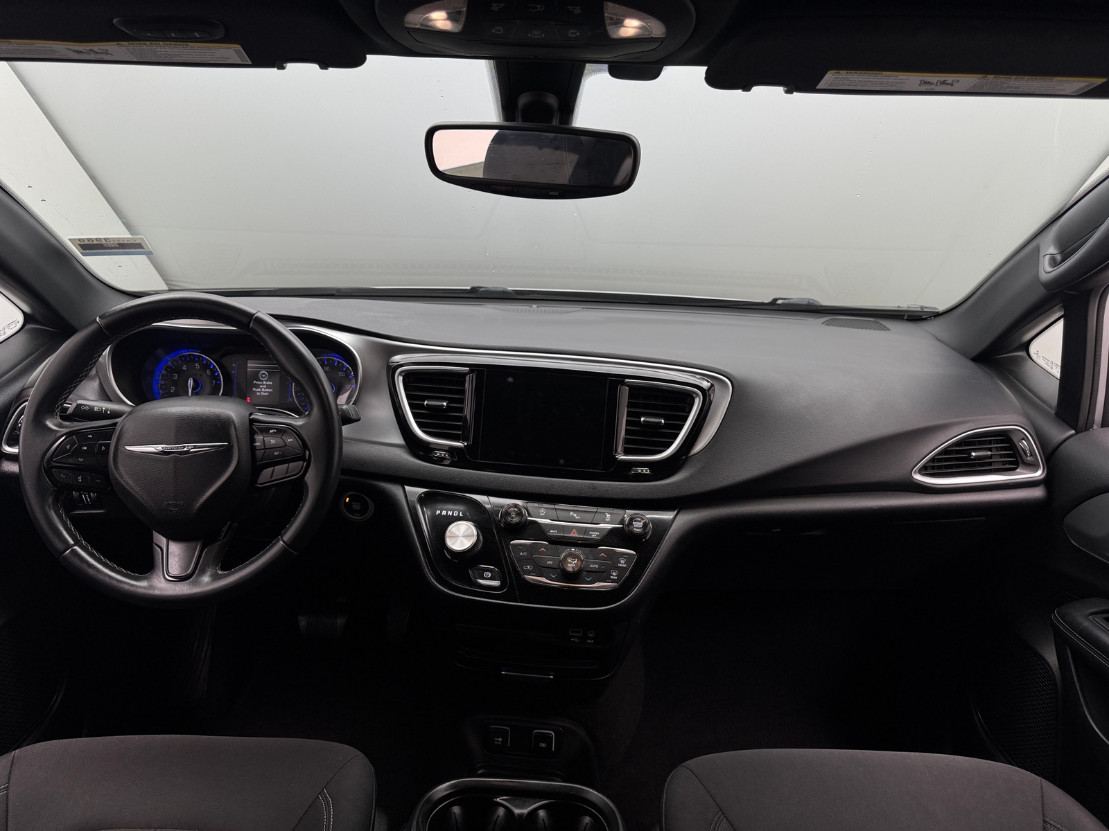 Thumbnail: 2018 Chrysler Pacifica - 3