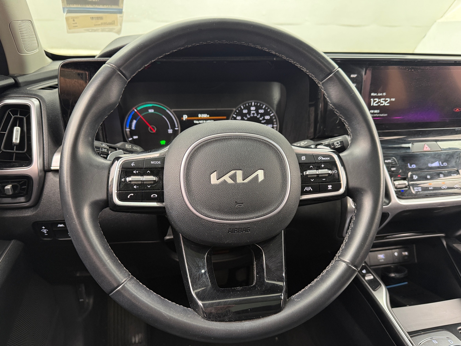 Thumbnail: 2023 Kia Sorento - 4