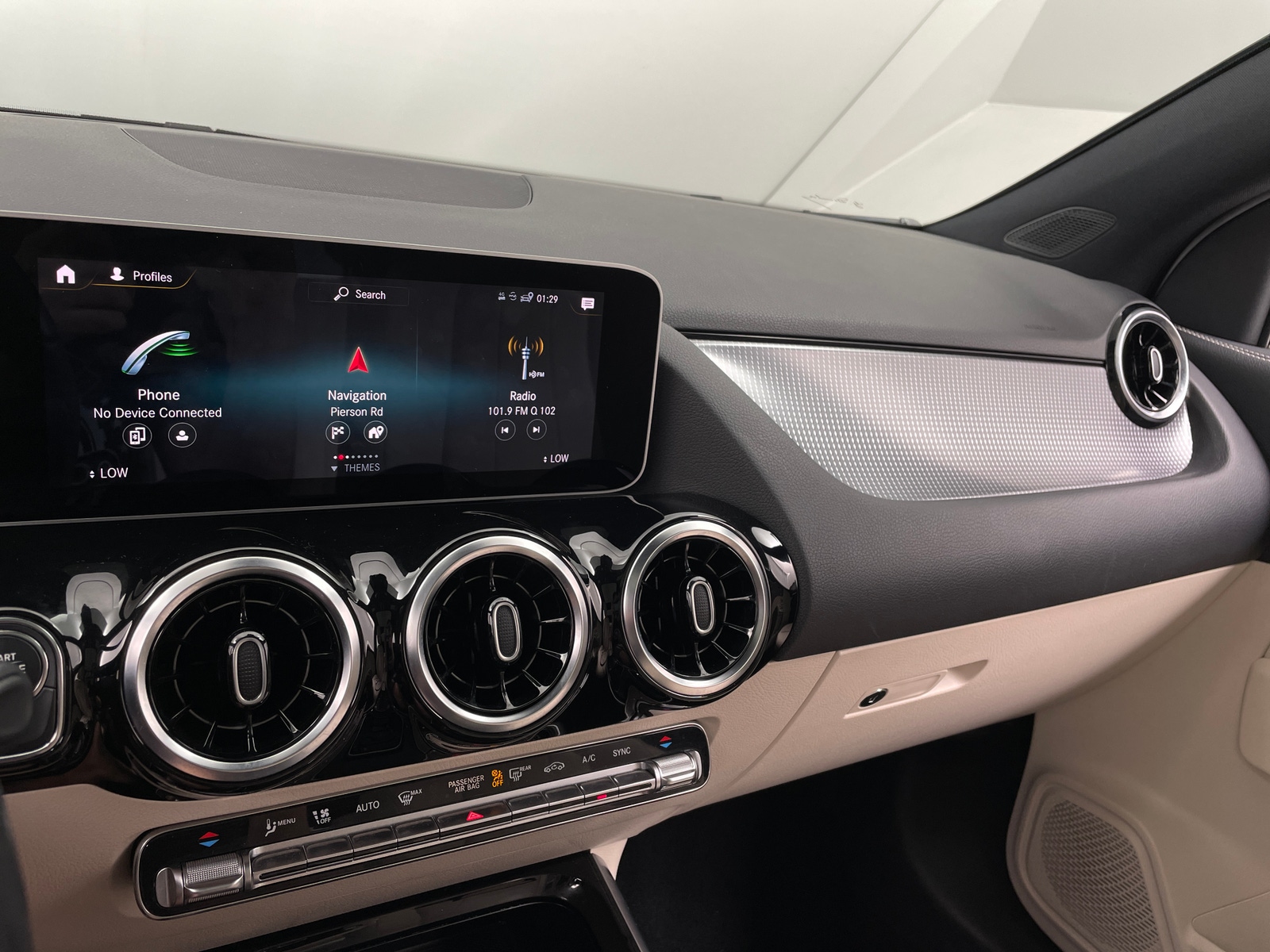 Thumbnail: 2021 Mercedes-Benz GLA - 3