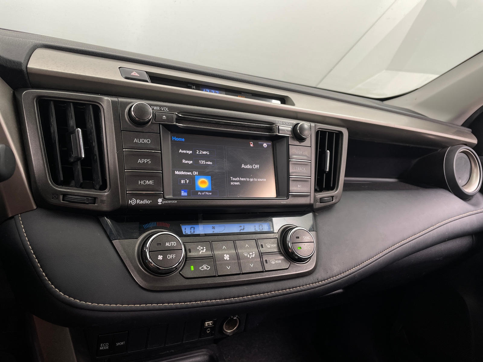 Thumbnail: 2015 Toyota RAV4 - 4