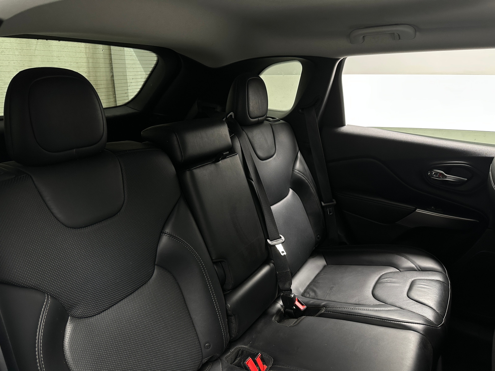 Thumbnail: 2019 Jeep Cherokee - 5