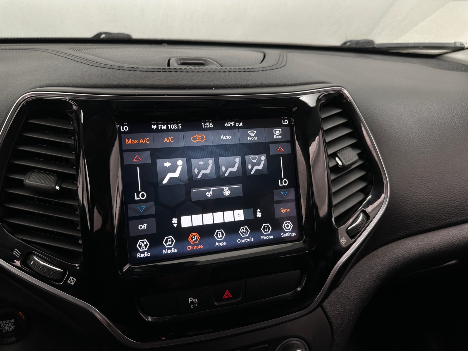 Thumbnail: 2019 Jeep Cherokee - 3