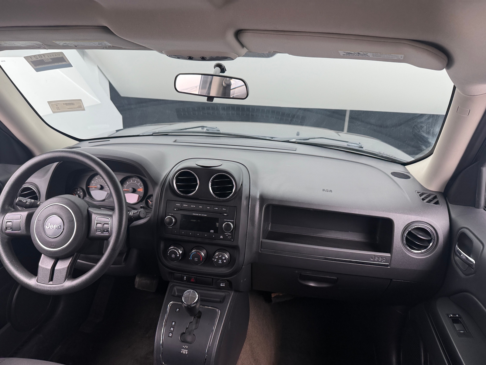 Thumbnail: 2015 Jeep Patriot - 3