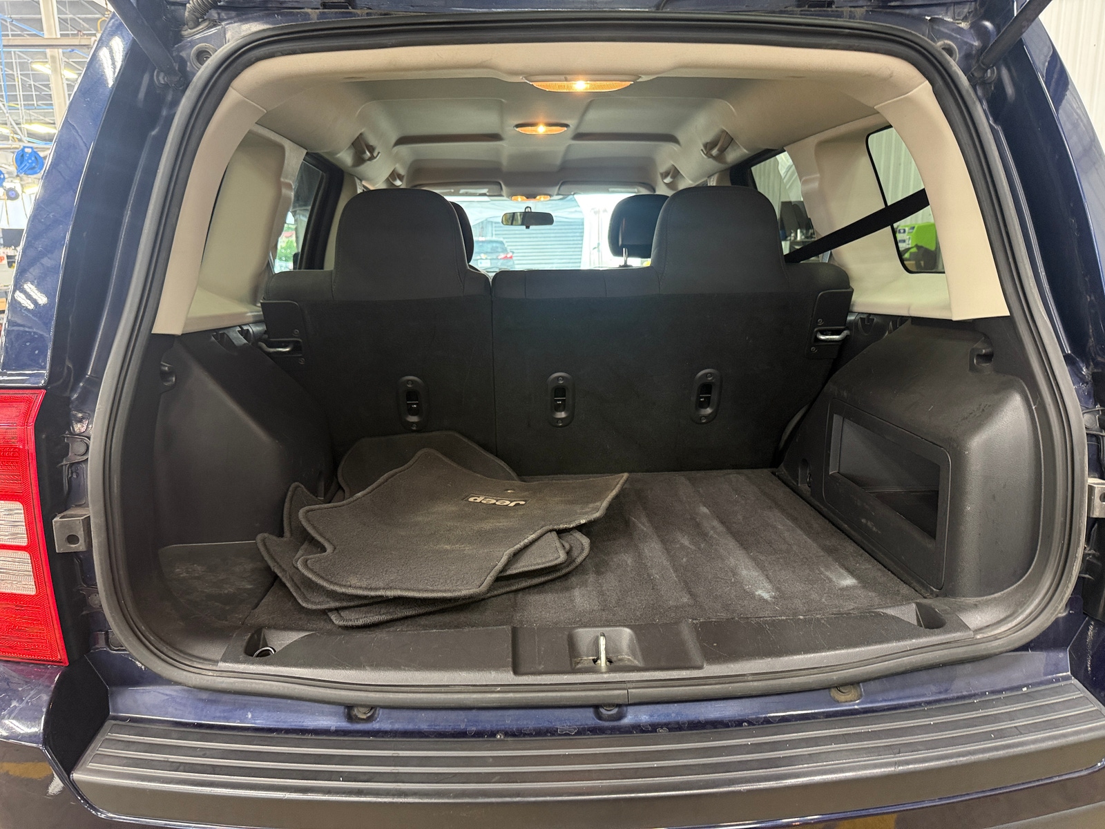 Thumbnail: 2015 Jeep Patriot - 7