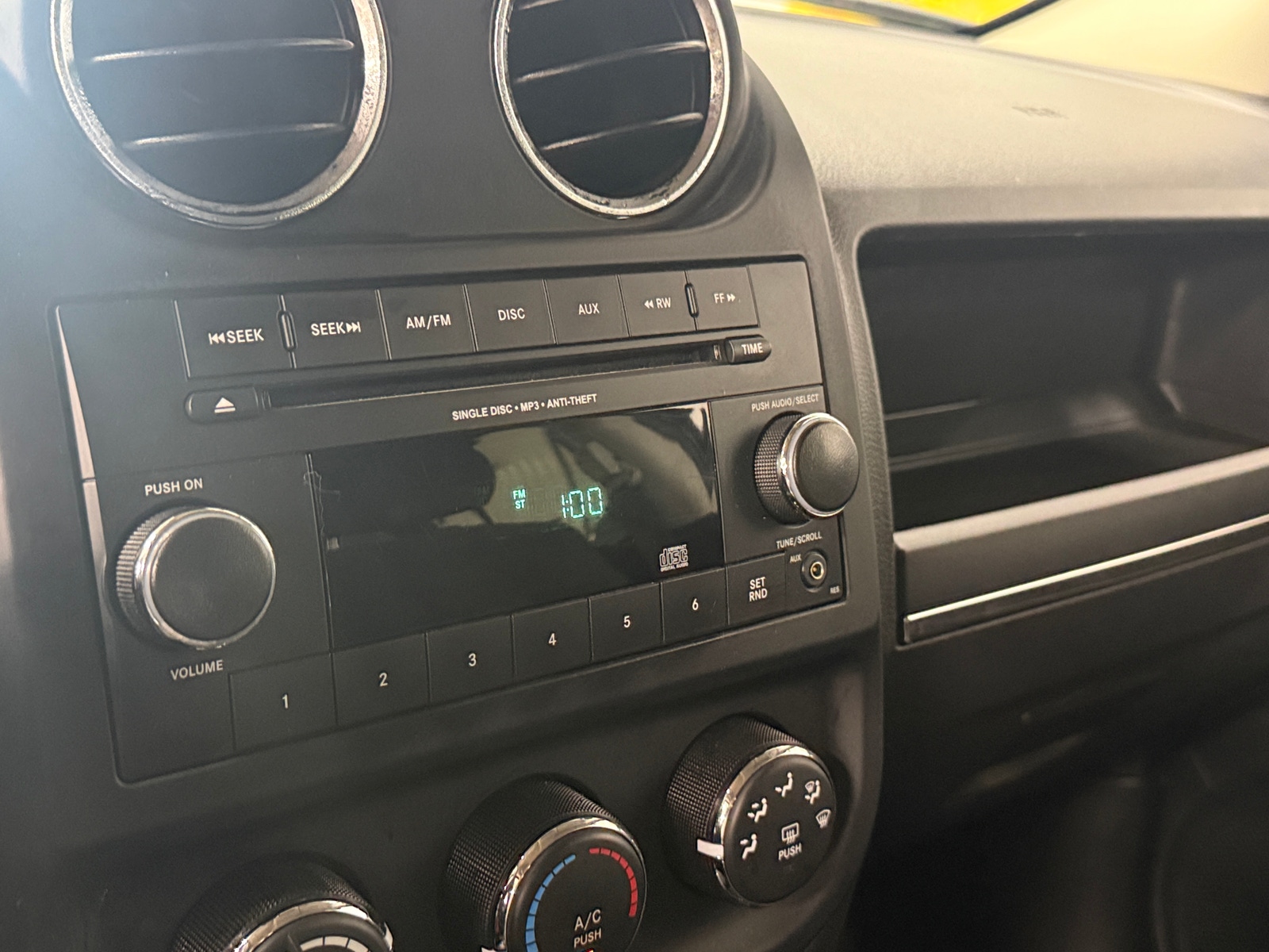 Thumbnail: 2015 Jeep Patriot - 4