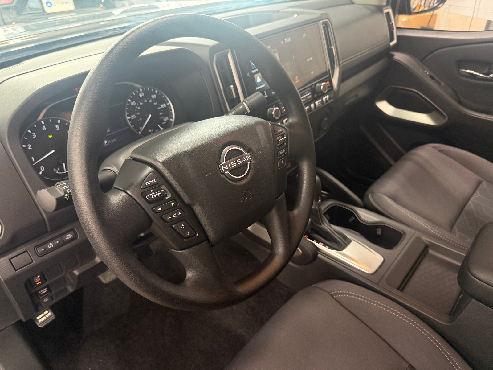 Thumbnail: 2025 Nissan Frontier - 5