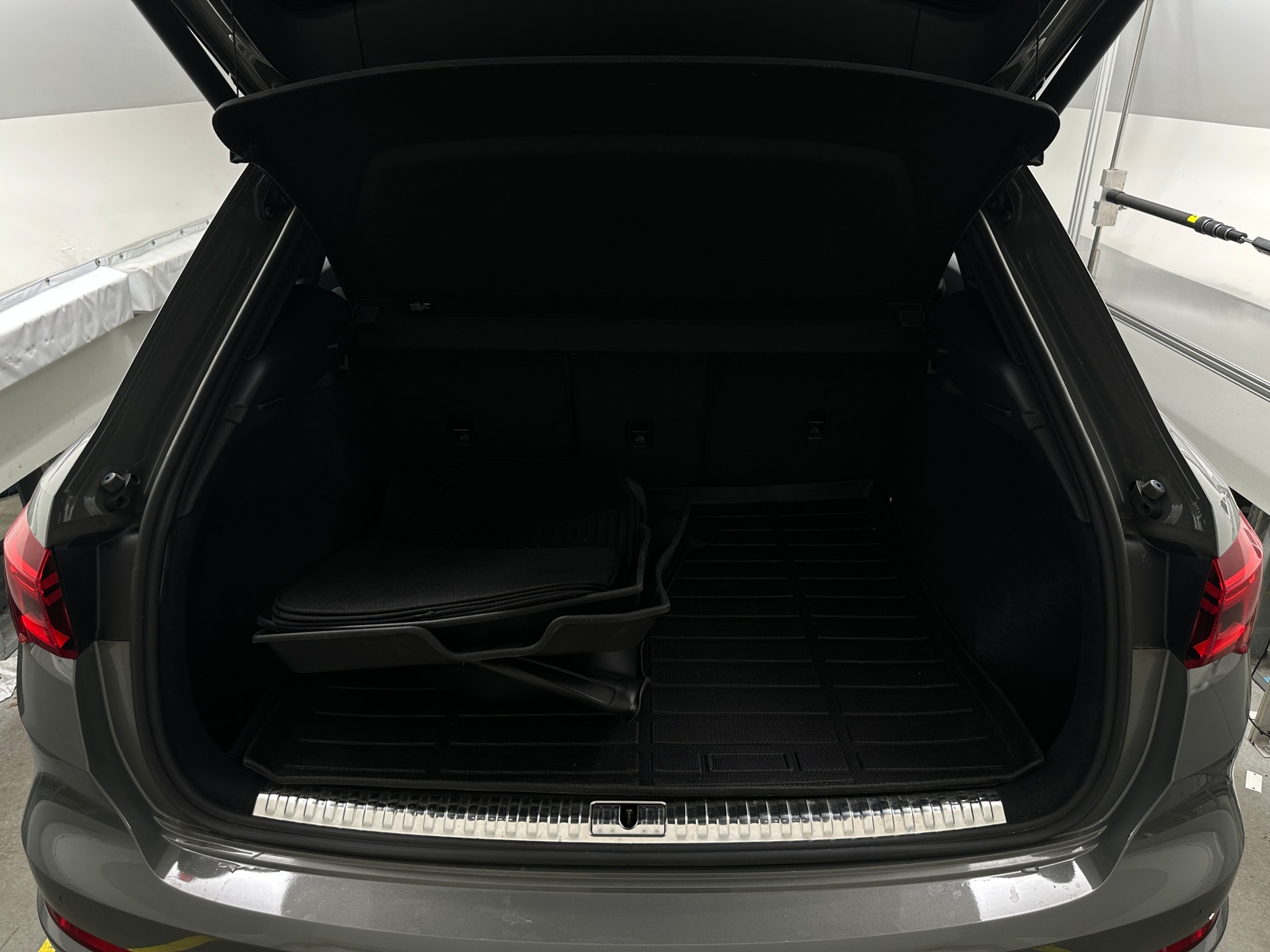 Thumbnail: 2022 Audi Q3 - 6