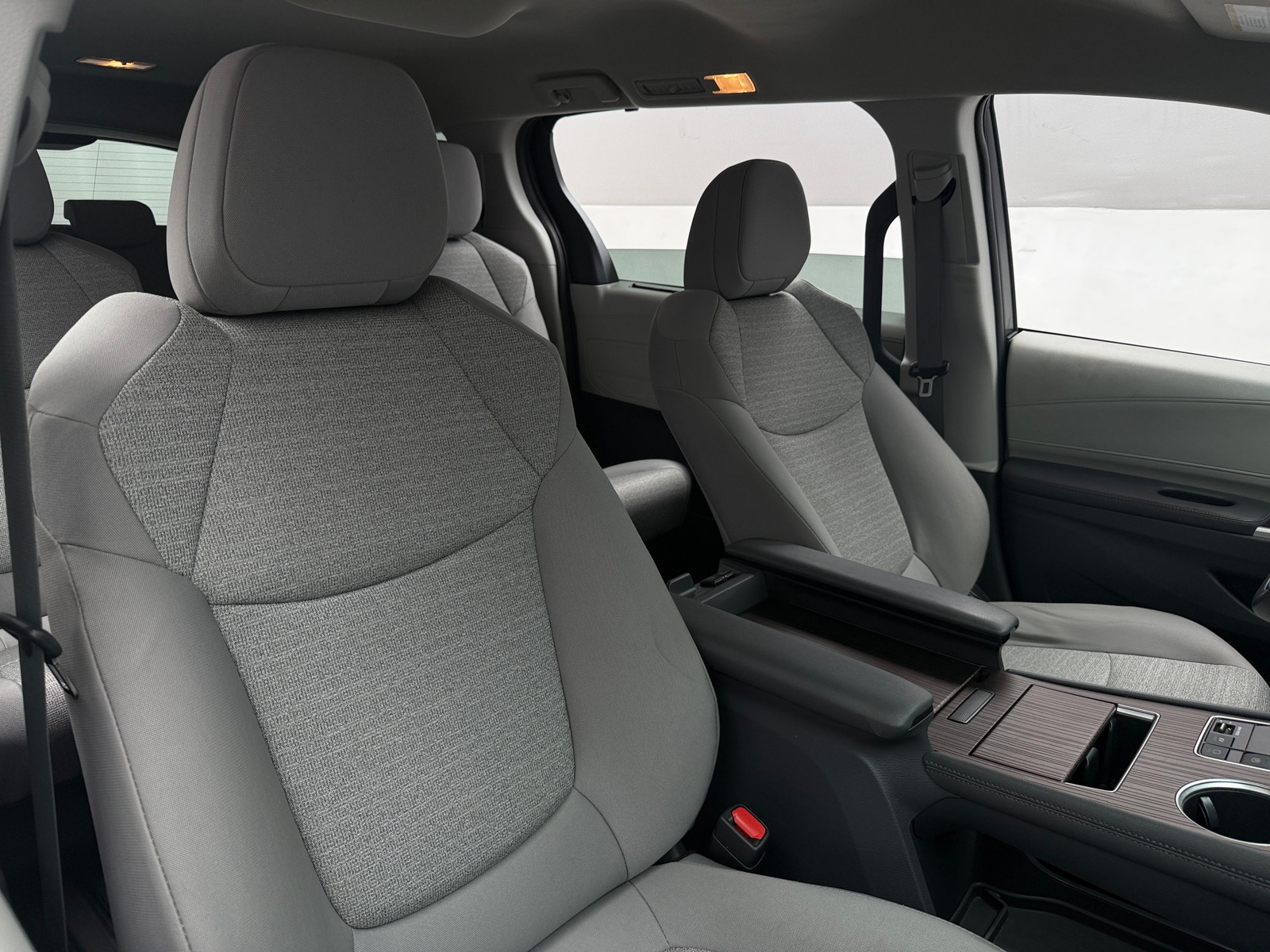 Thumbnail: 2023 Toyota Sienna - 2