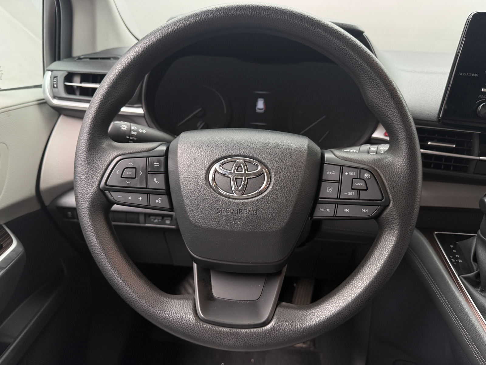 Thumbnail: 2023 Toyota Sienna - 5
