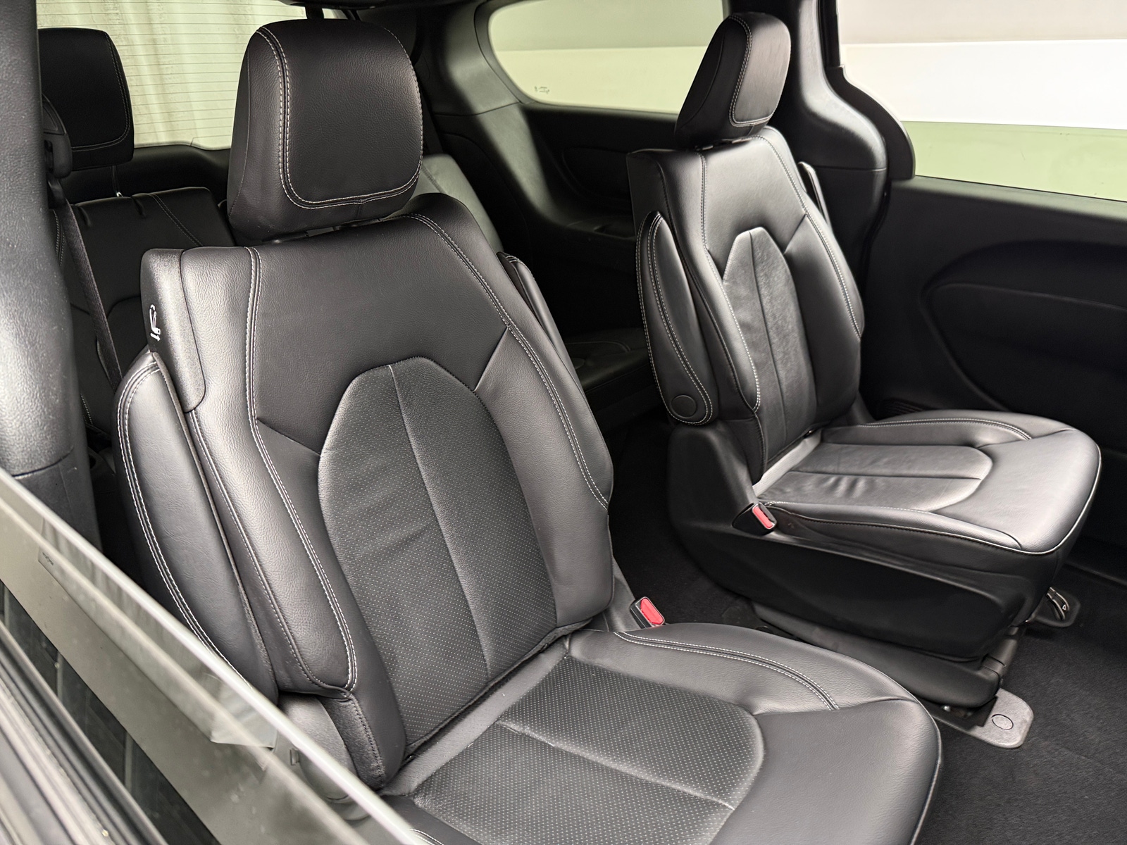 Thumbnail: 2022 Chrysler Pacifica - 5
