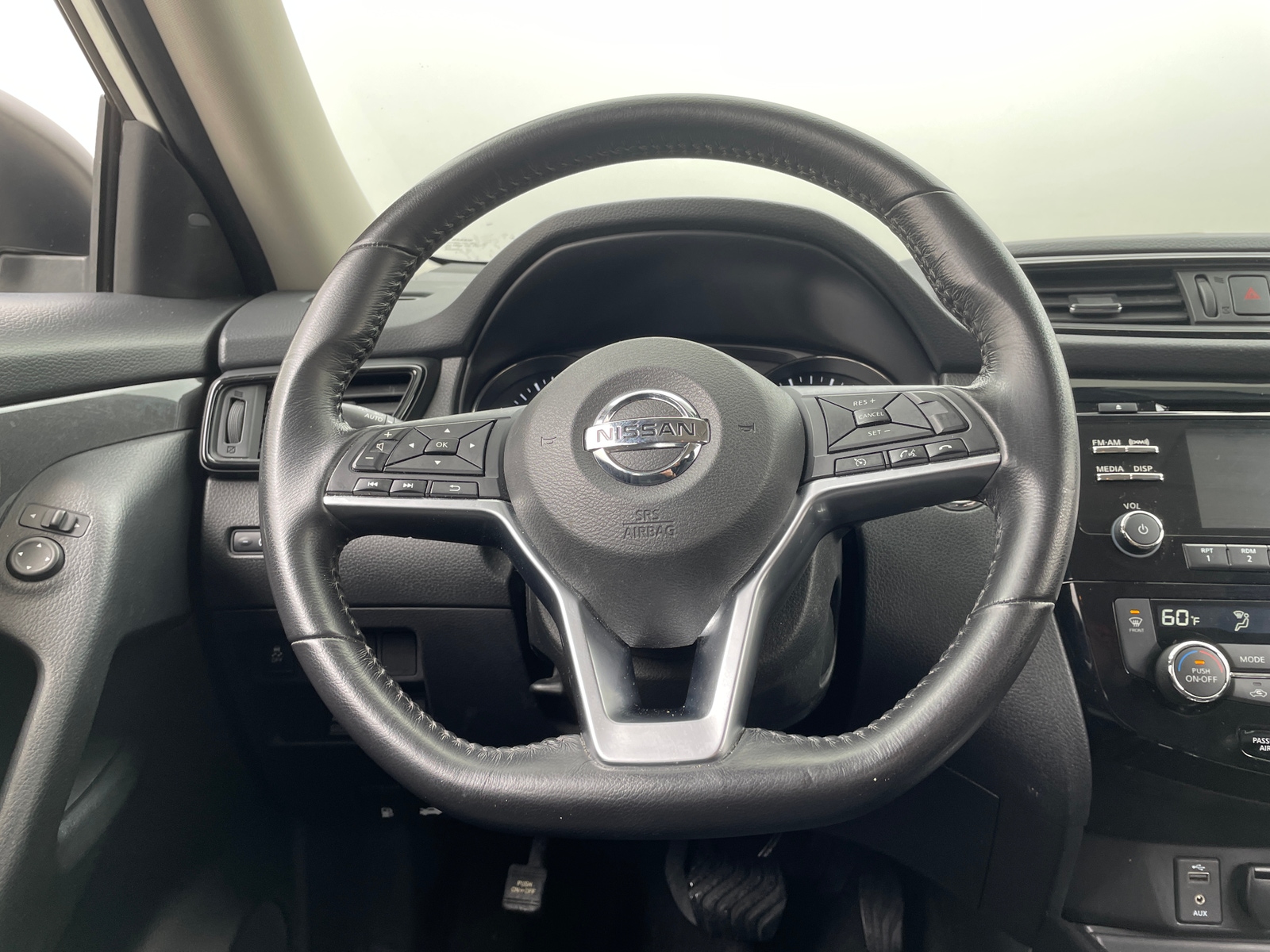 Thumbnail: 2017 Nissan Rogue - 5