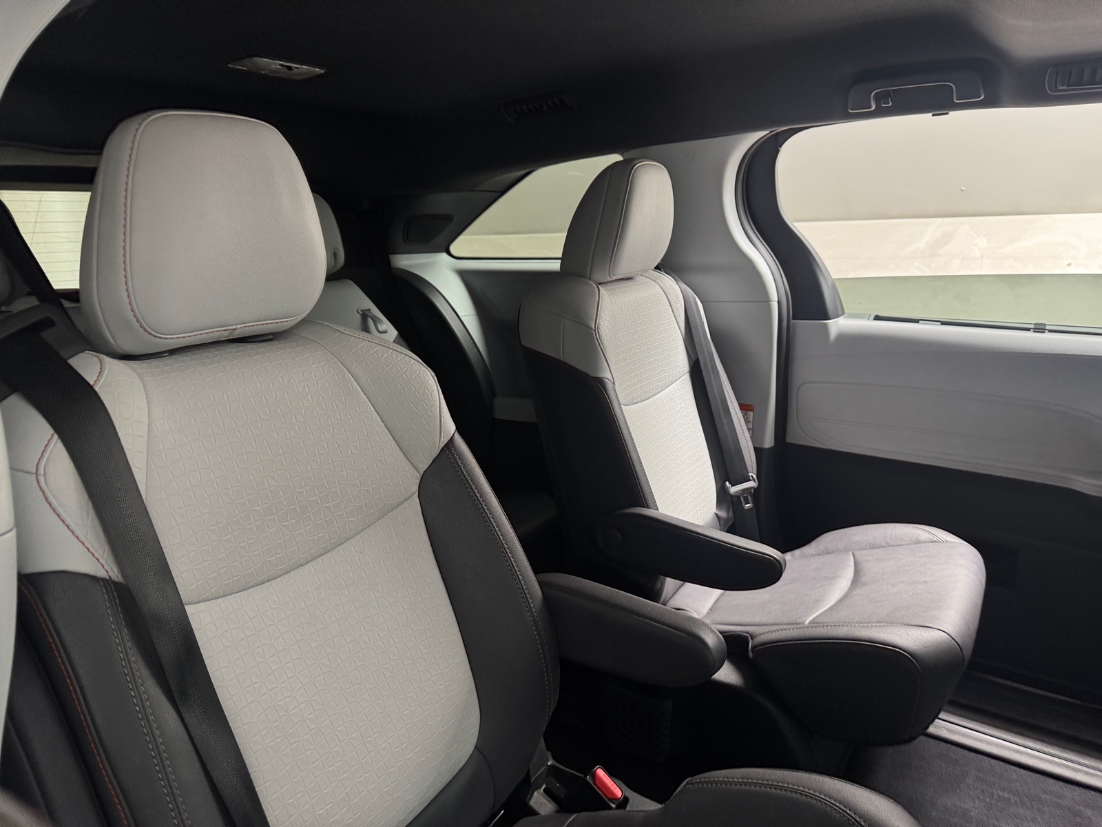 Thumbnail: 2023 Toyota Sienna - 5