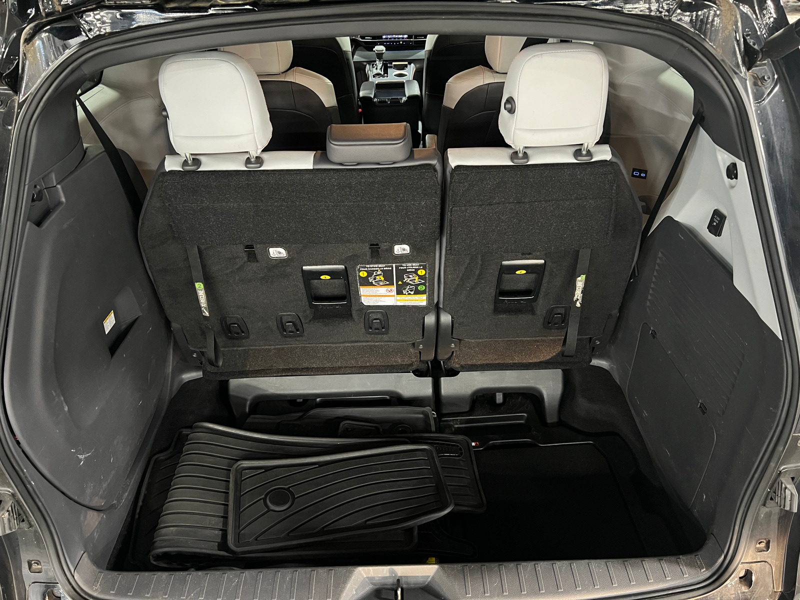 Thumbnail: 2023 Toyota Sienna - 6