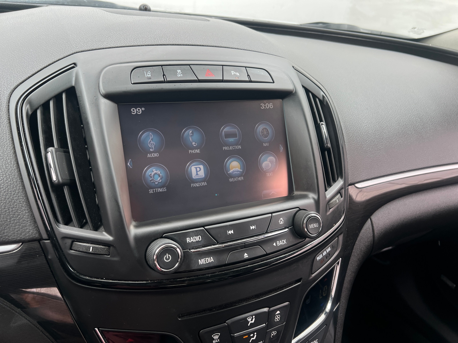 Thumbnail: 2016 Buick Regal - 3