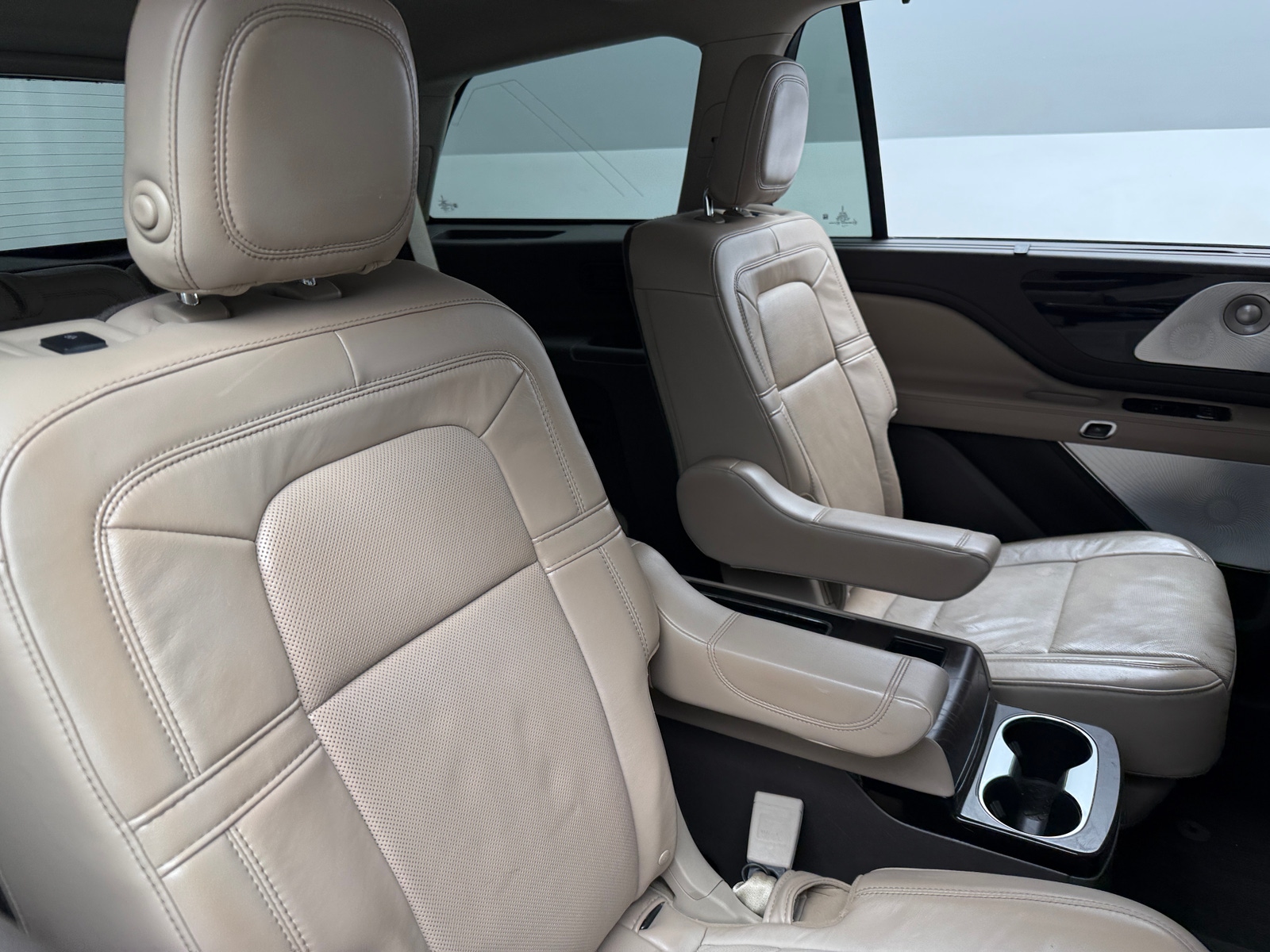 Thumbnail: 2020 Lincoln Aviator - 5