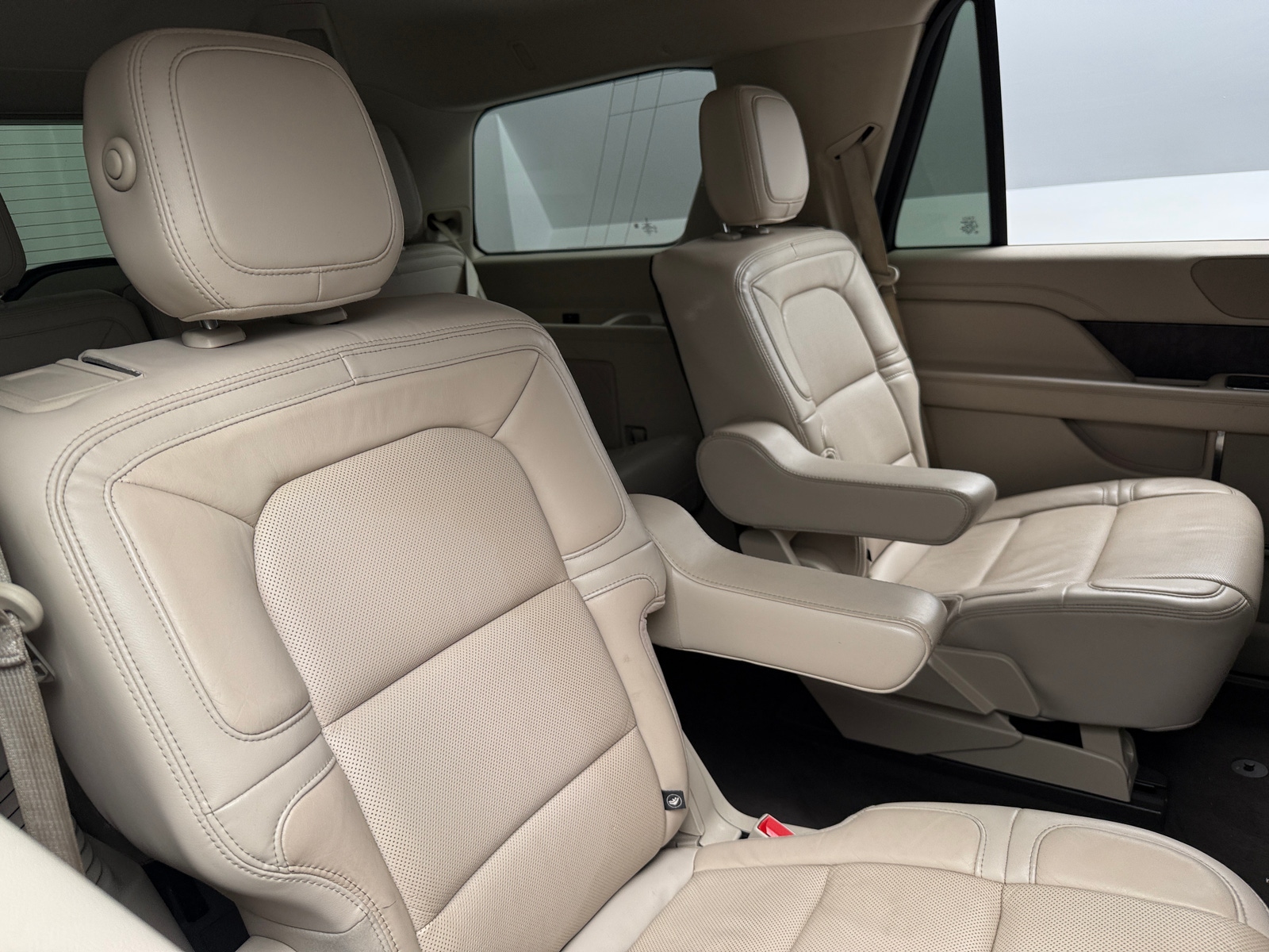 Thumbnail: 2020 Lincoln Navigator - 5