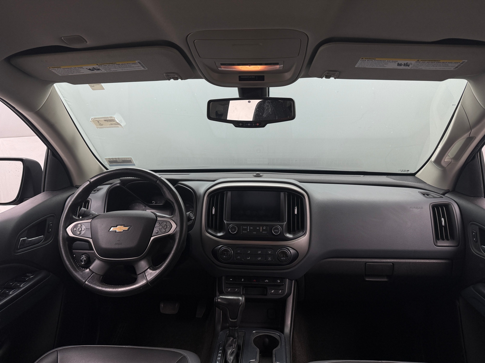 Thumbnail: 2017 Chevrolet Colorado - 3