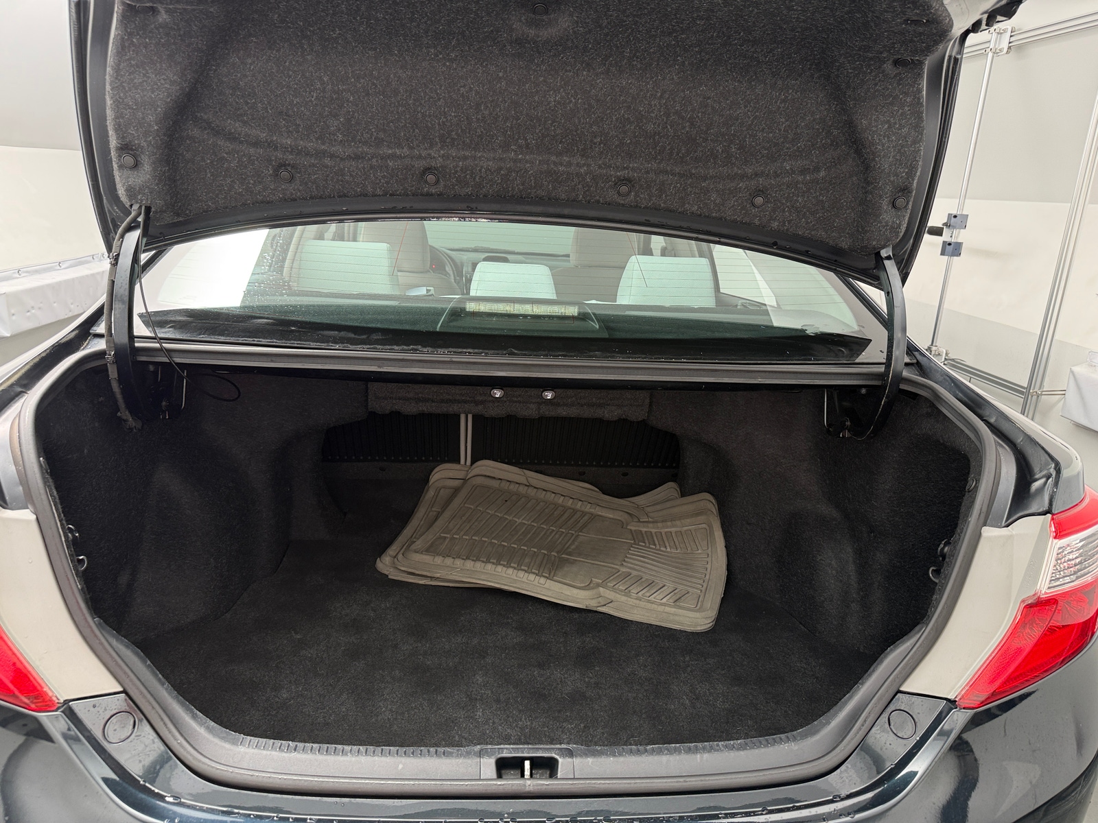 Thumbnail: 2012 Toyota Camry - 7