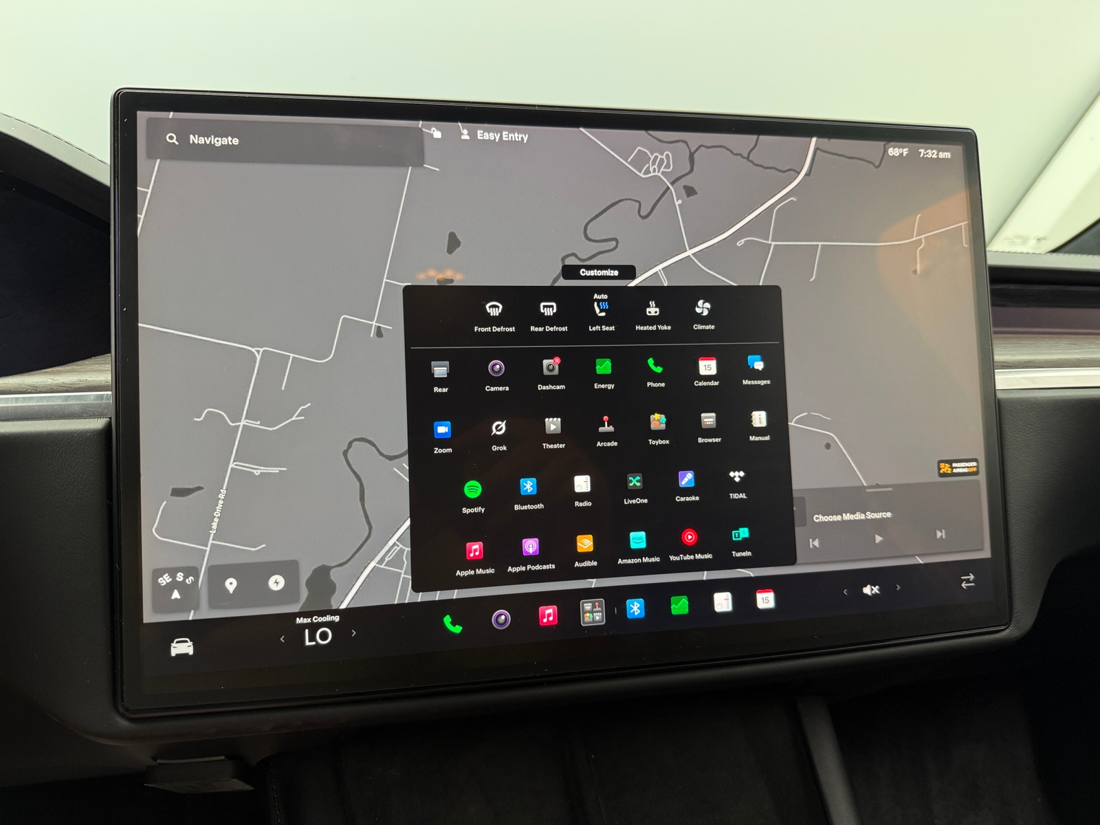 Thumbnail: 2023 Tesla Model X - 3