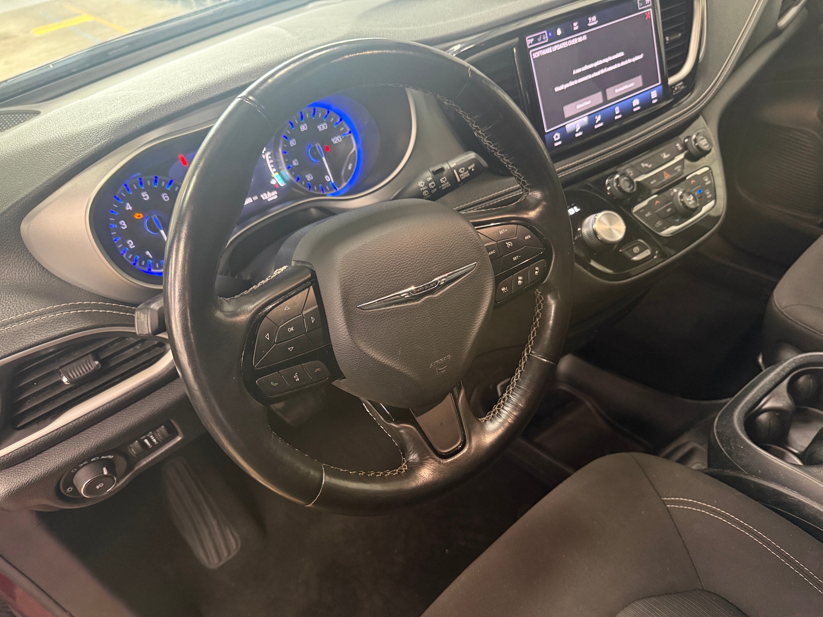 Thumbnail: 2021 Chrysler Pacifica - 5