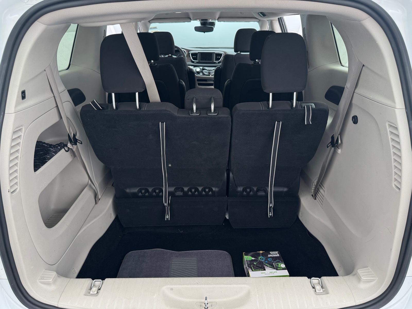 Thumbnail: 2023 Chrysler Voyager - 7