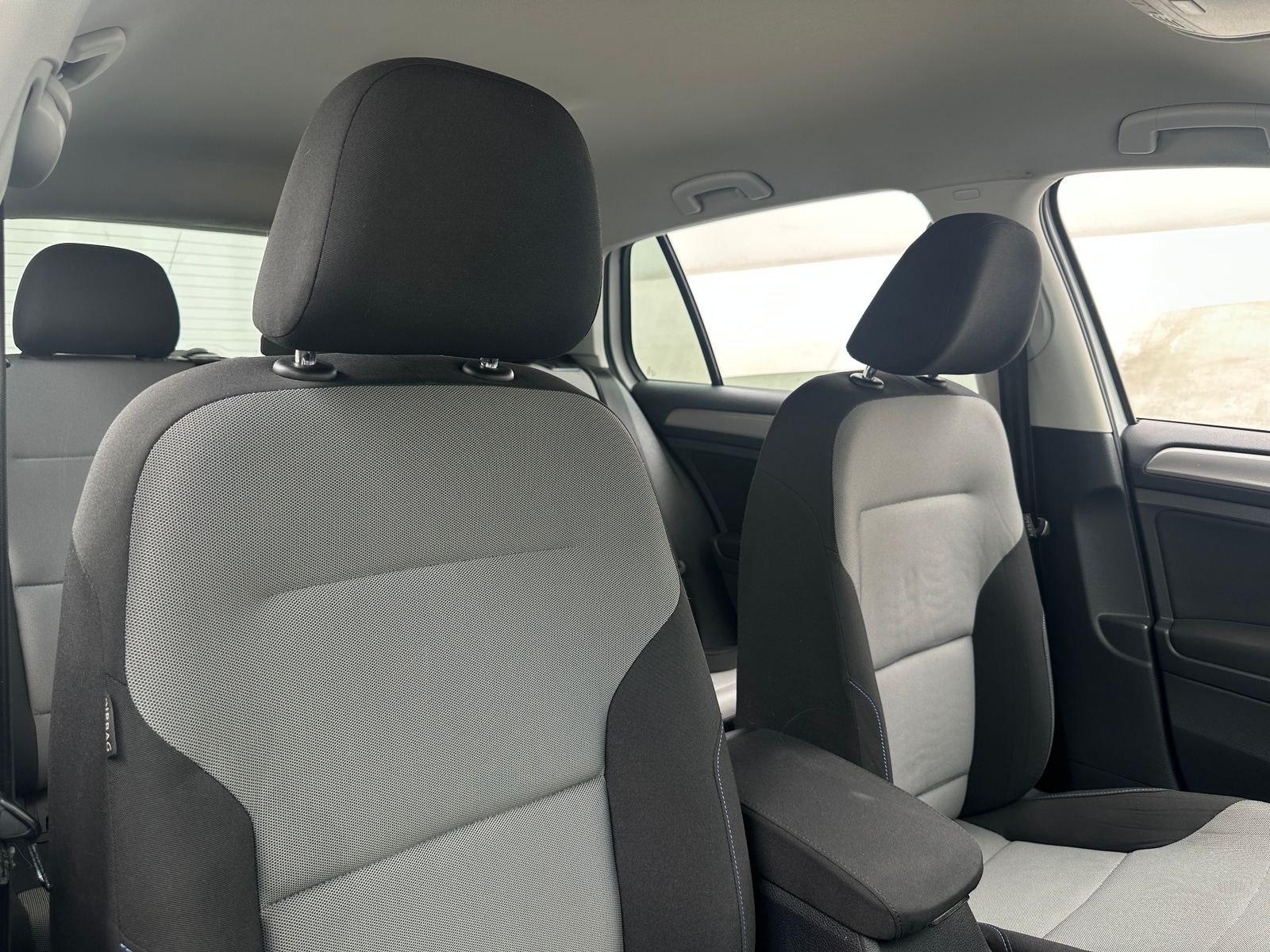 Thumbnail: 2016 Volkswagen e-Golf - 2