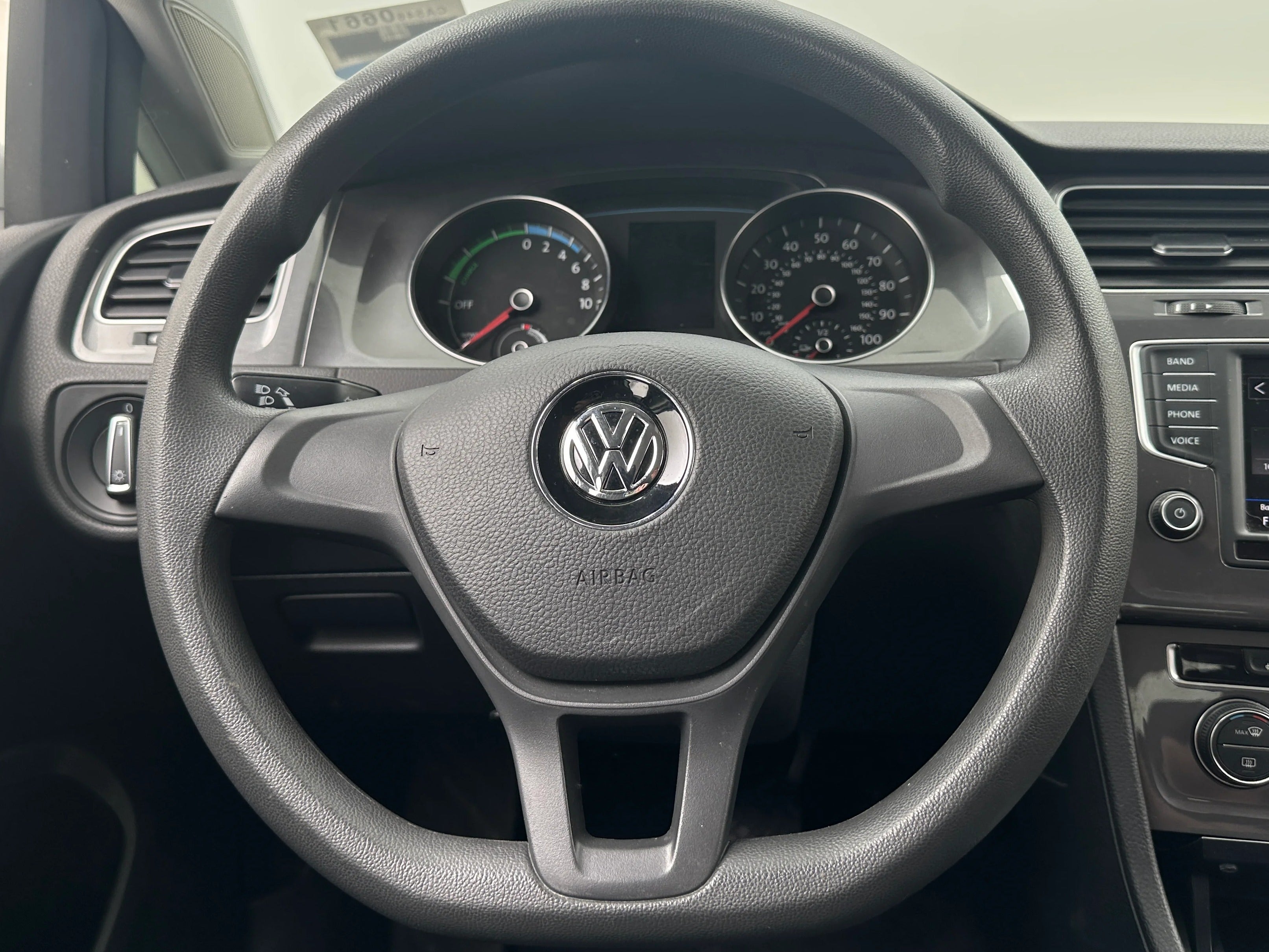 Used 2016 Volkswagen e-Golf e-Golf SE with VIN WVWKP7AU5GW914427 for sale in Auburn, WA