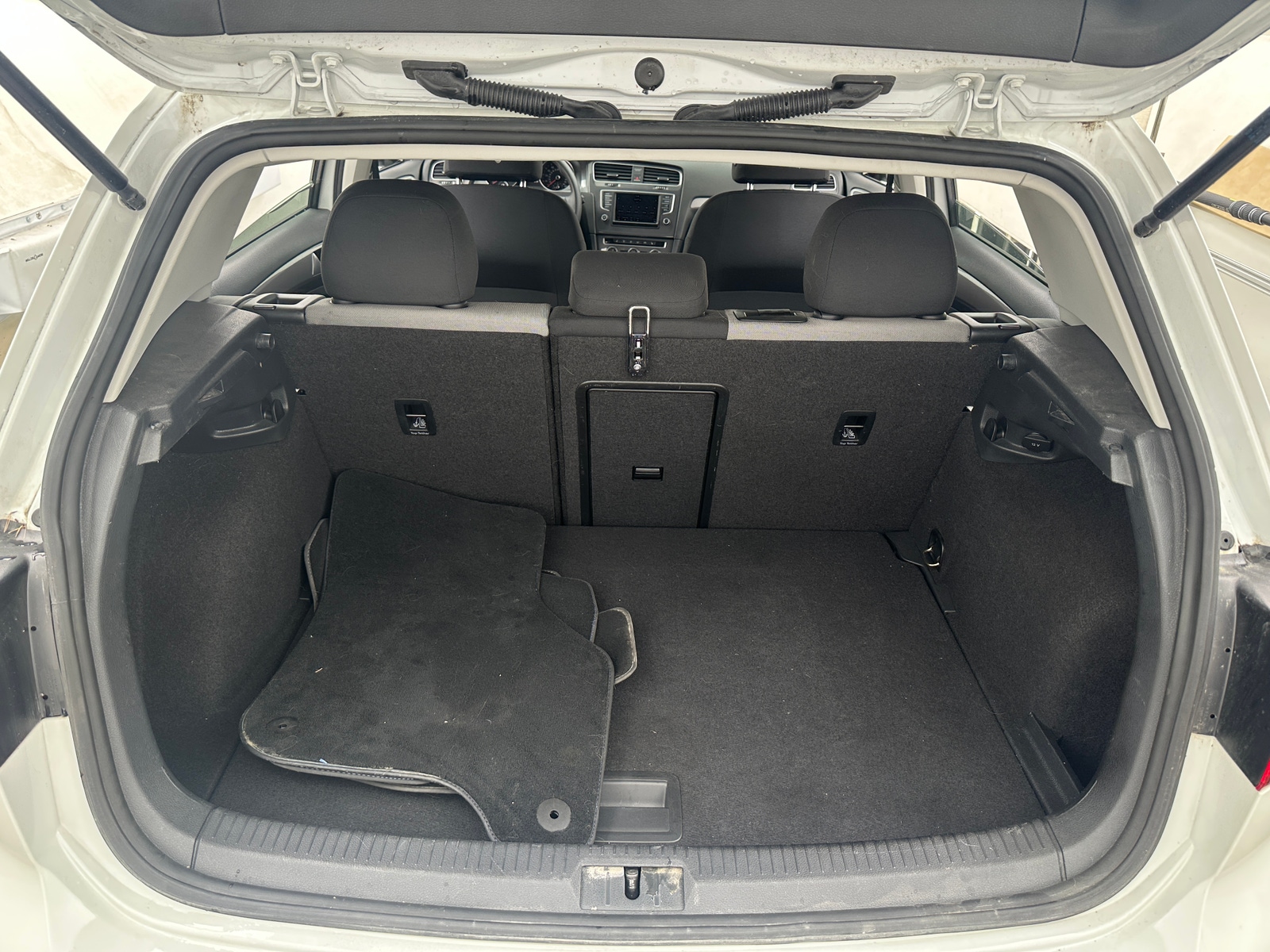 Thumbnail: 2016 Volkswagen e-Golf - 7