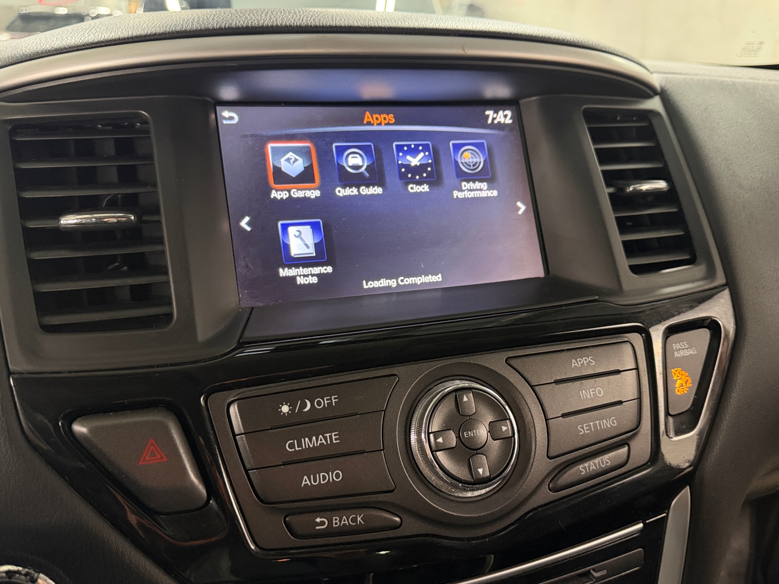 Thumbnail: 2017 Nissan Pathfinder - 4