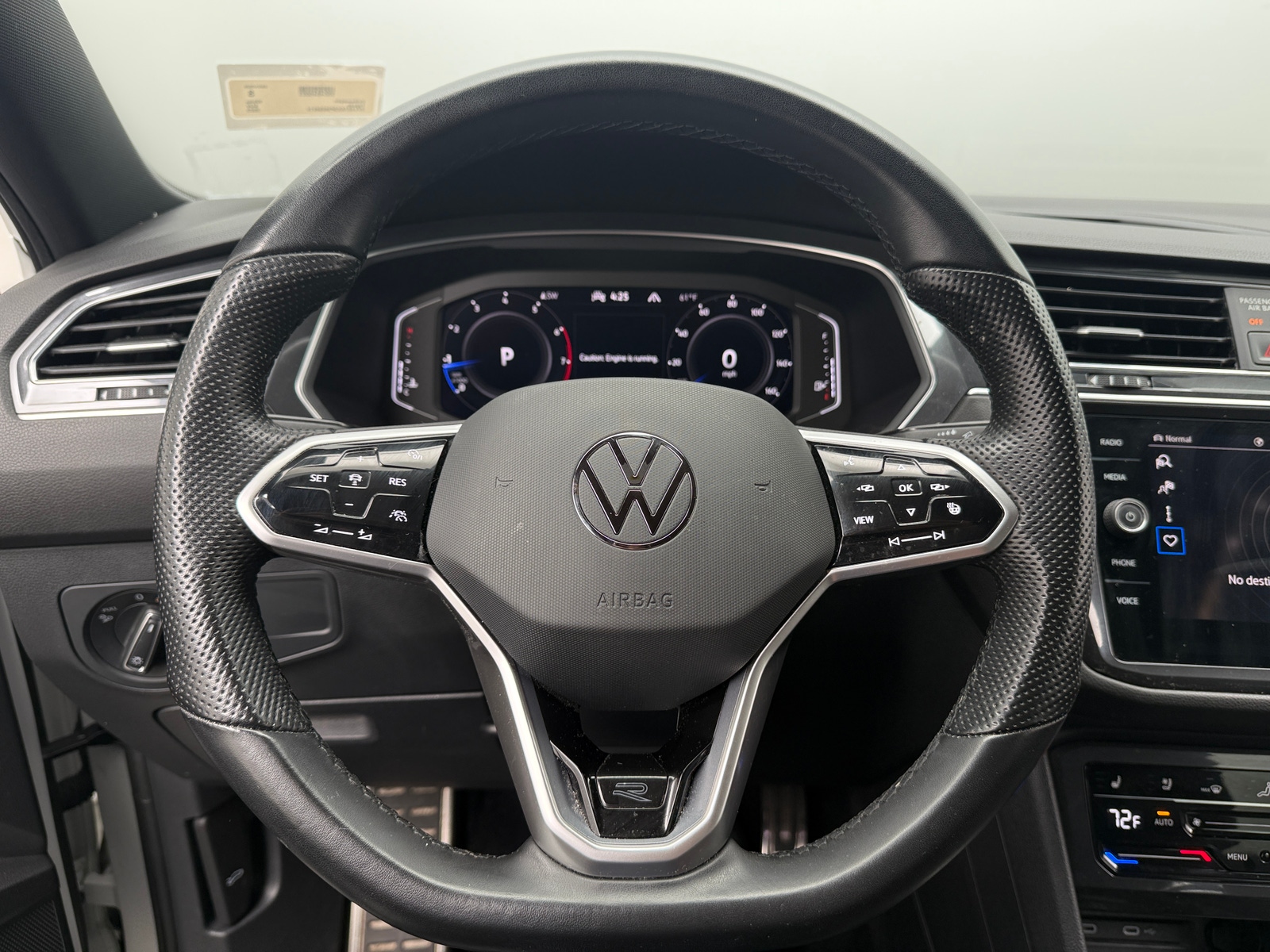 Thumbnail: 2023 Volkswagen Tiguan - 4