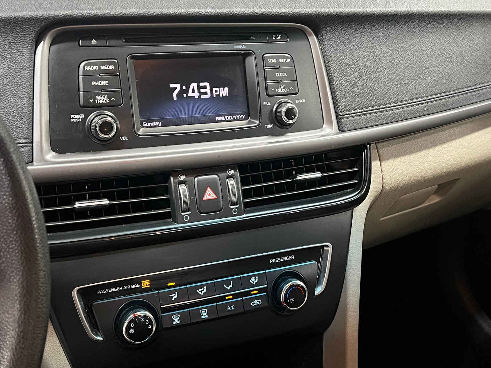 Thumbnail: 2016 Kia Optima - 4