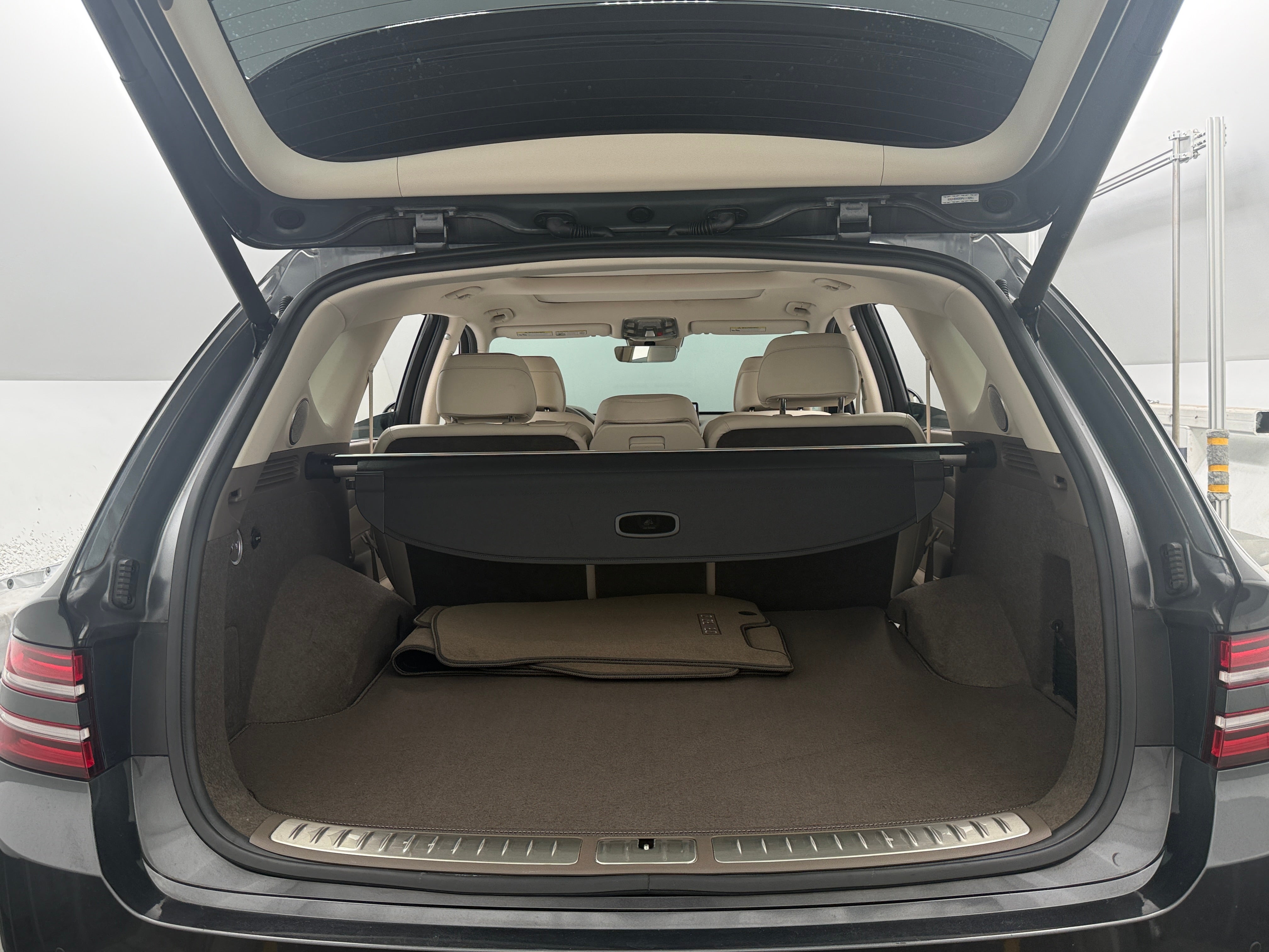 2023 GENESIS GV80