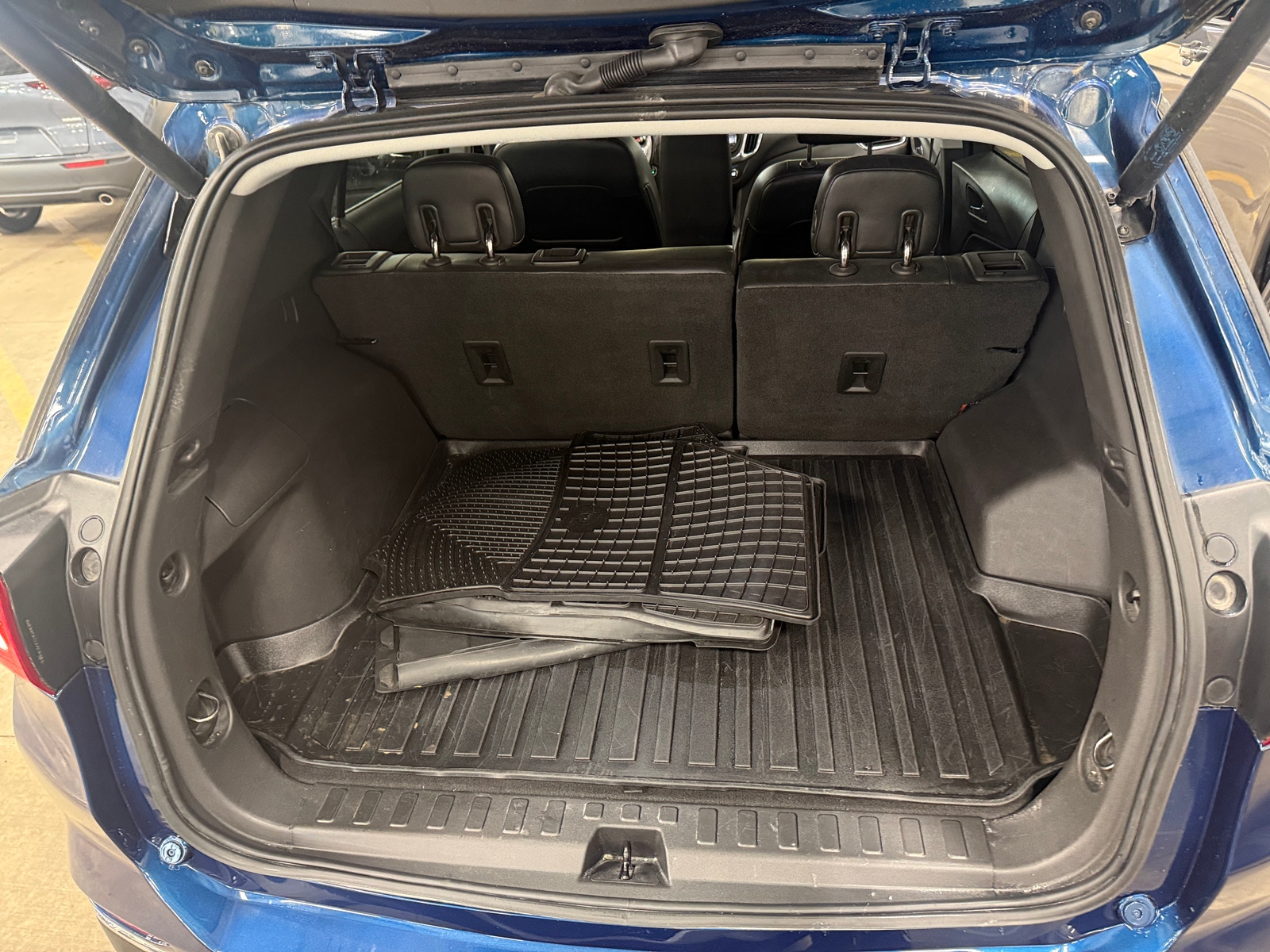 Thumbnail: 2020 Chevrolet Equinox - 6
