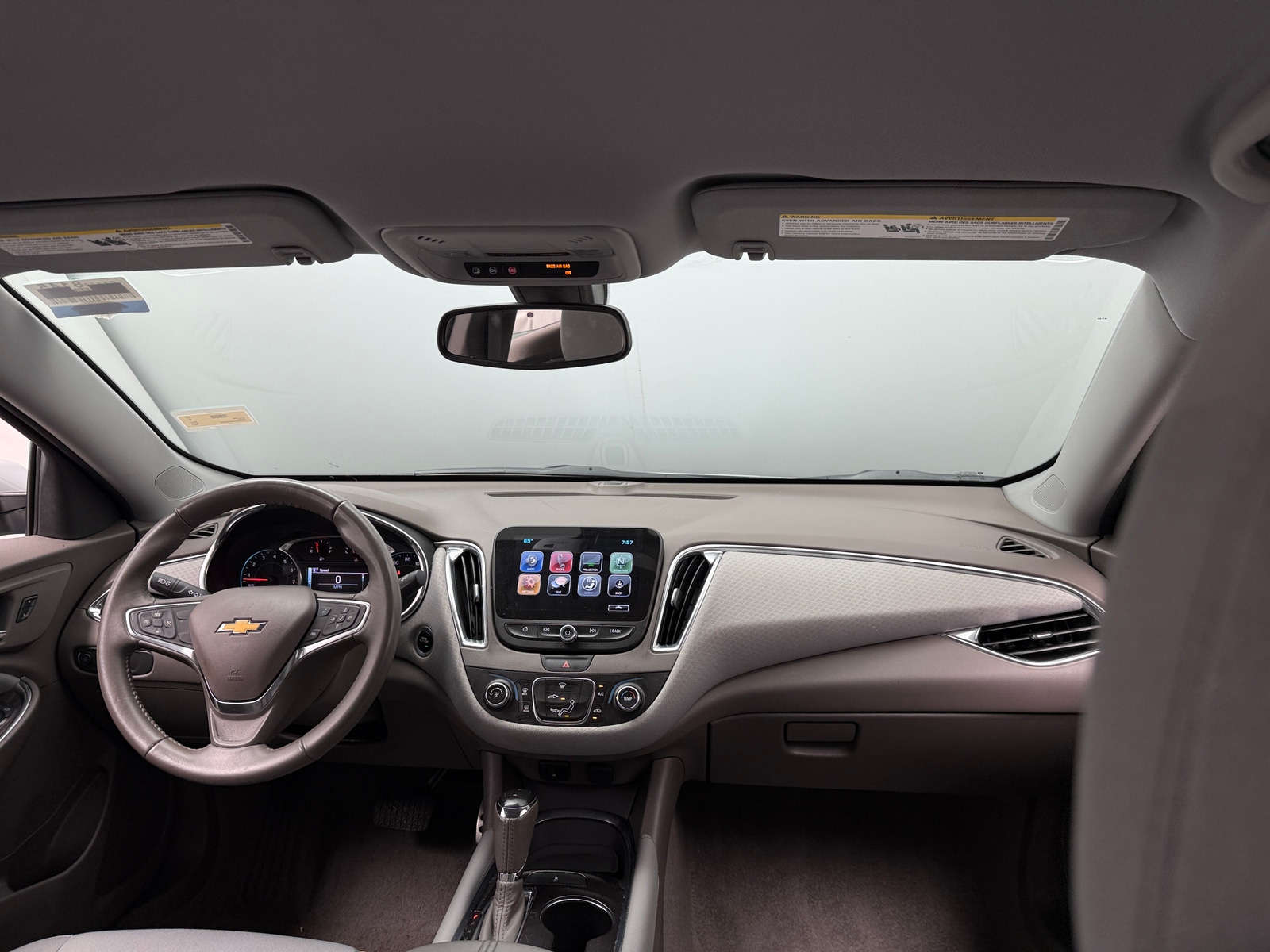 Thumbnail: 2017 Chevrolet Malibu - 3