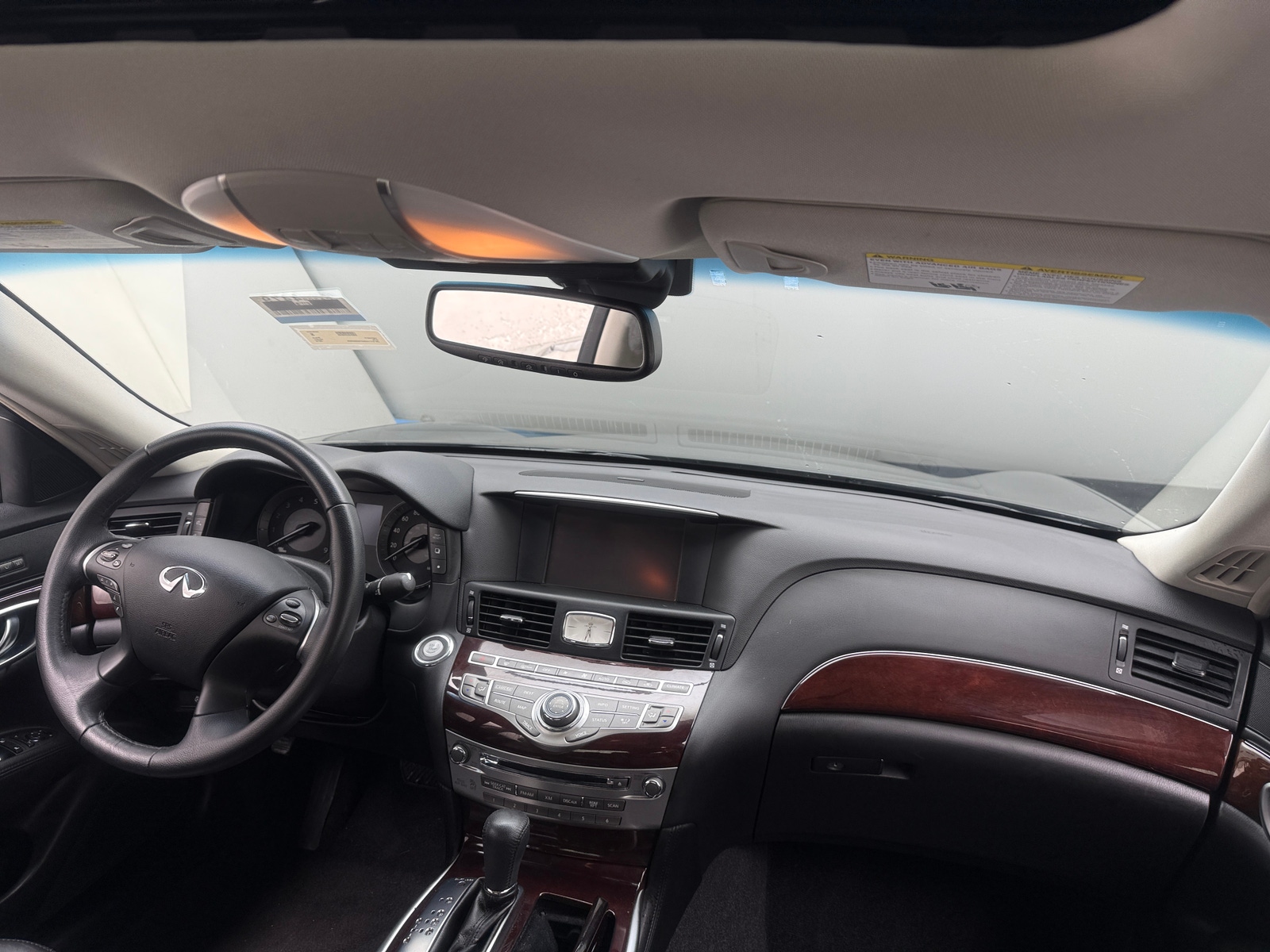 Thumbnail: 2015 INFINITI Q70 - 2