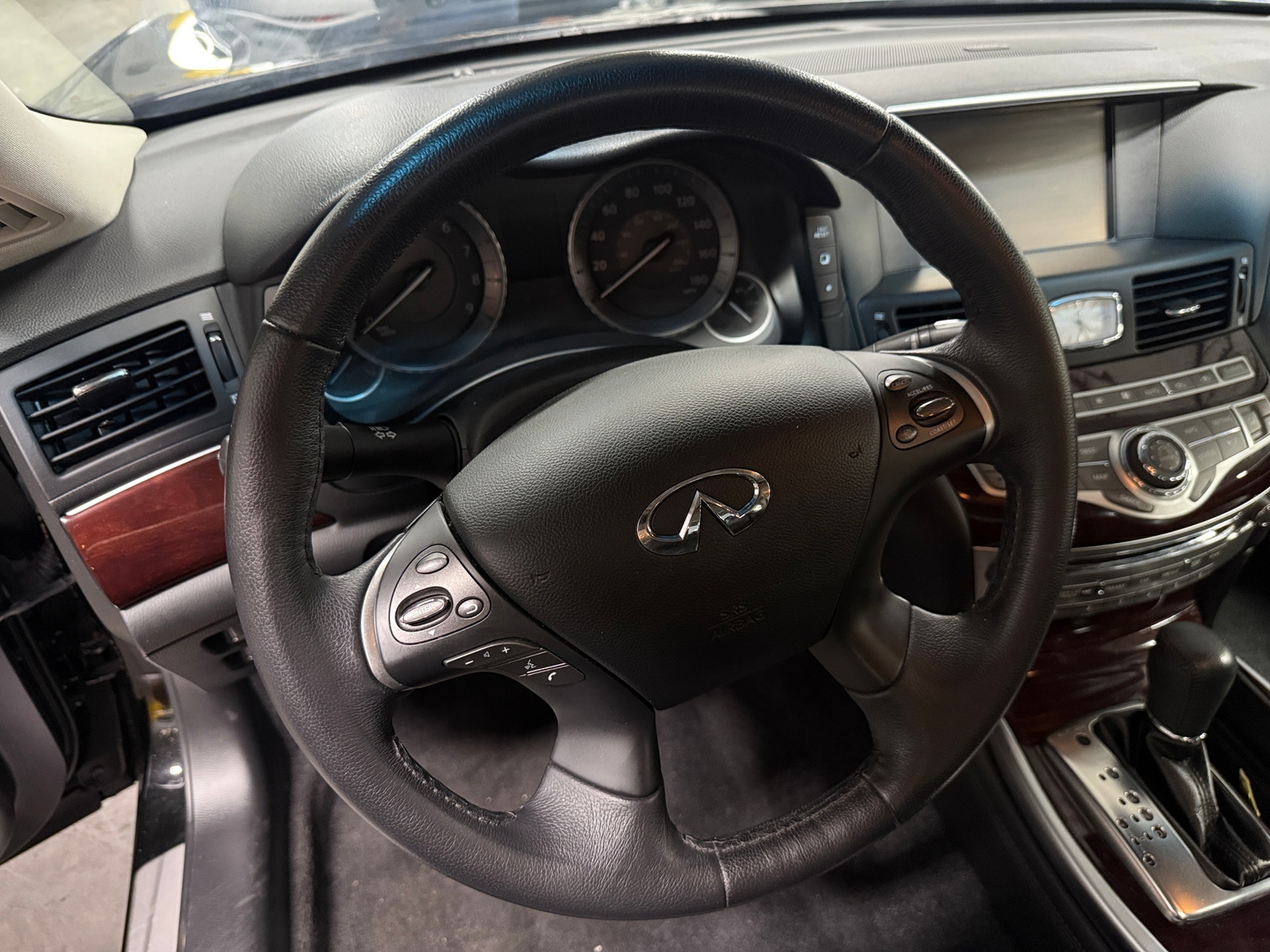 Thumbnail: 2015 INFINITI Q70 - 4