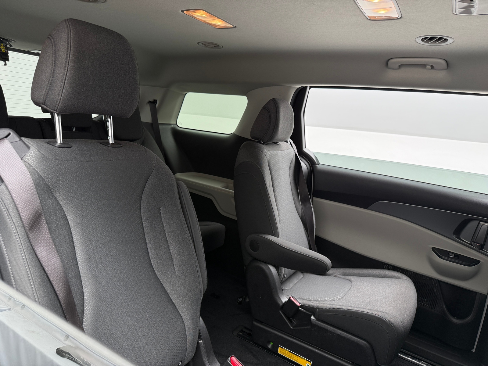Thumbnail: 2022 Kia Carnival - 6