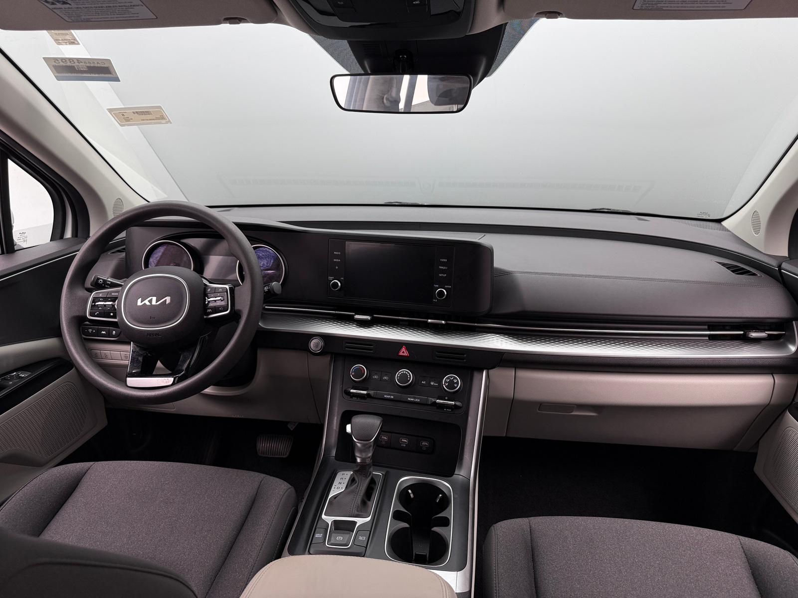 Thumbnail: 2022 Kia Carnival - 3